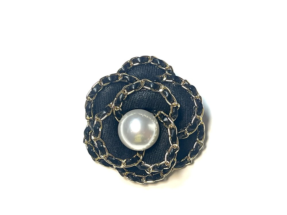 Flower Brooch With Giant Pearl