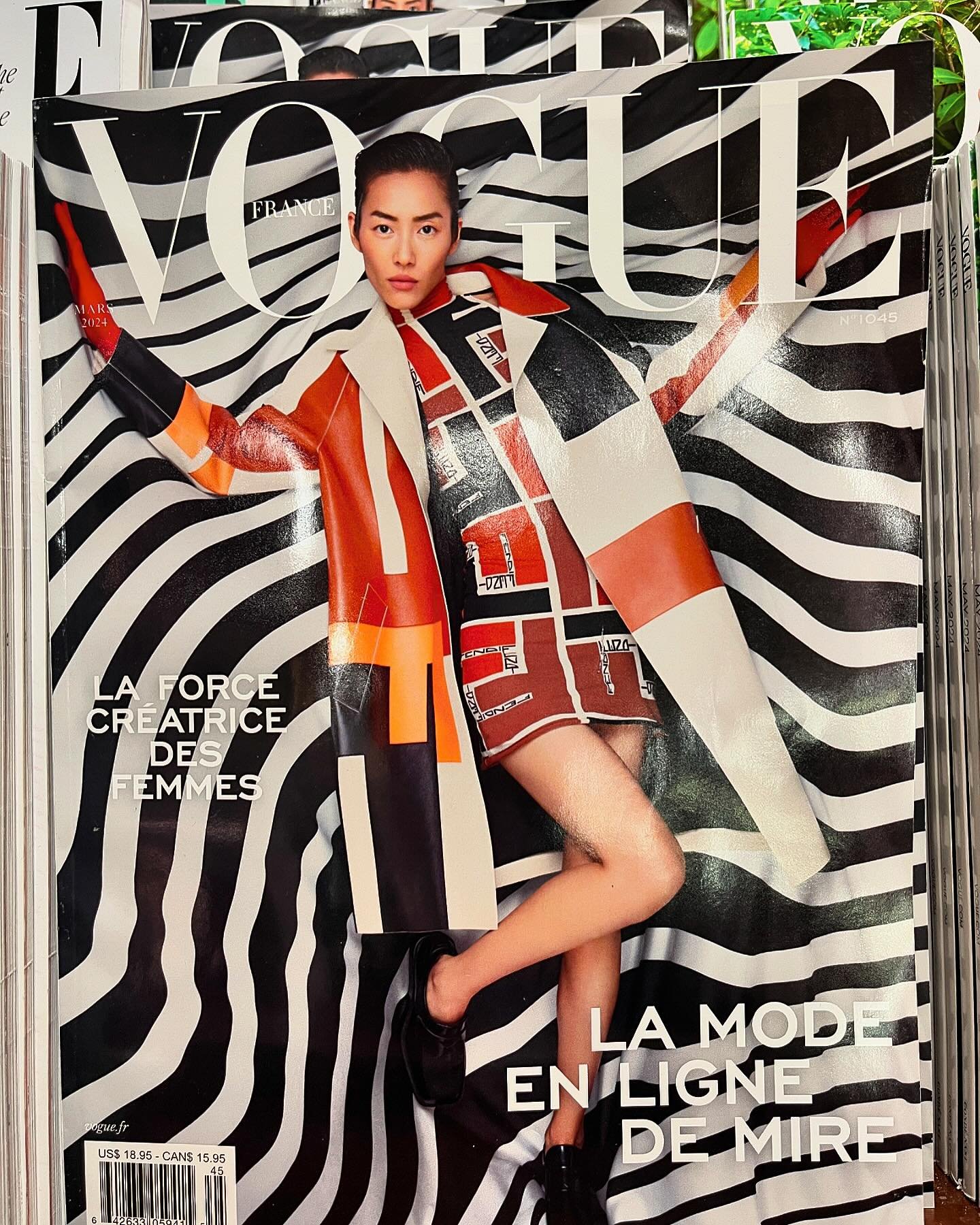 LOVE this cover of @voguefrance featuring @fendi FIERCE! 🖤🤍🖤🤍🖤🤍🖤🤍🖤