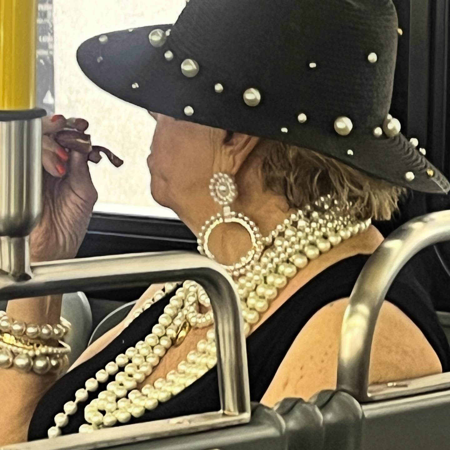 A lovely commitment to #pearls on the bus up Madison today in #newyorkcity ! #nycstreetstyle #pearlsareagirlsbestfriend