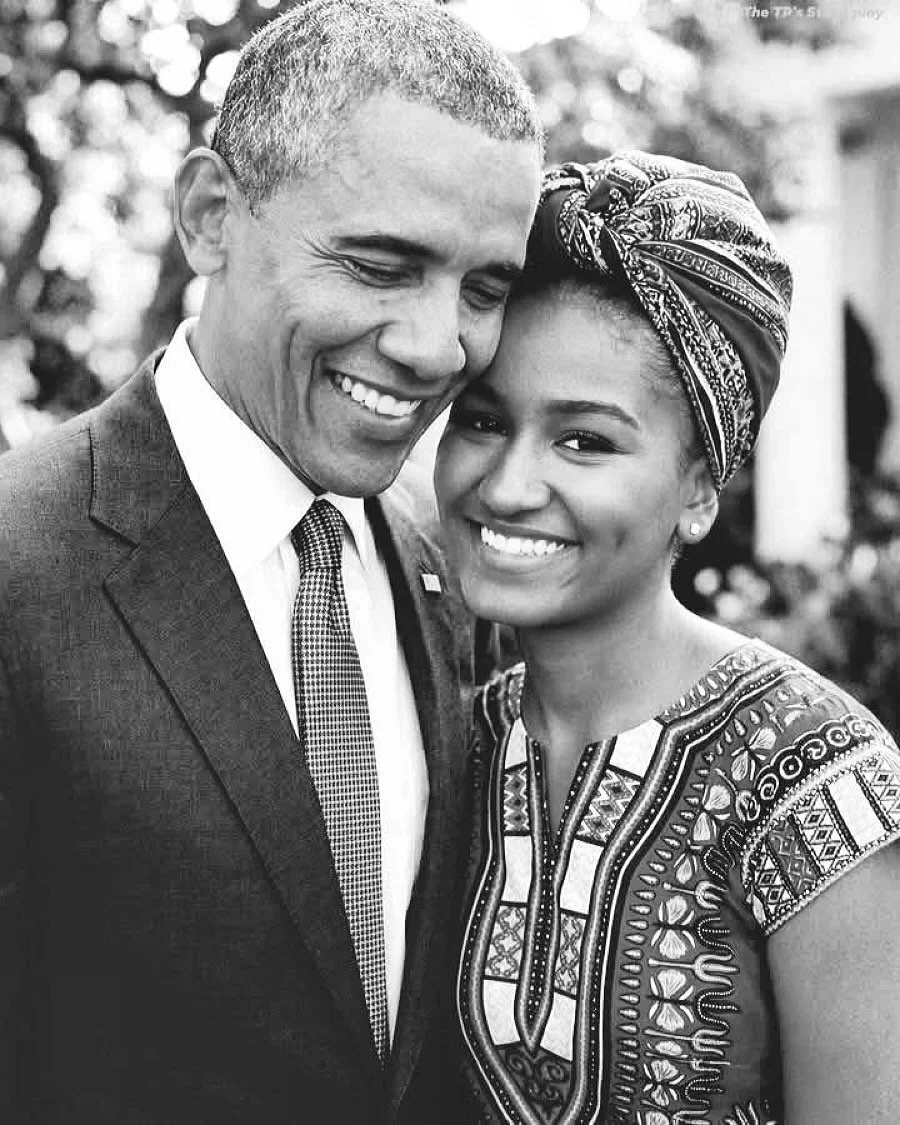 #turbantuesday Missing this family these days more than I thought possible! #iloveturbans #turbanstyle @barackobama and his beautiful daughter @sasha_obama_official ❤️❤️