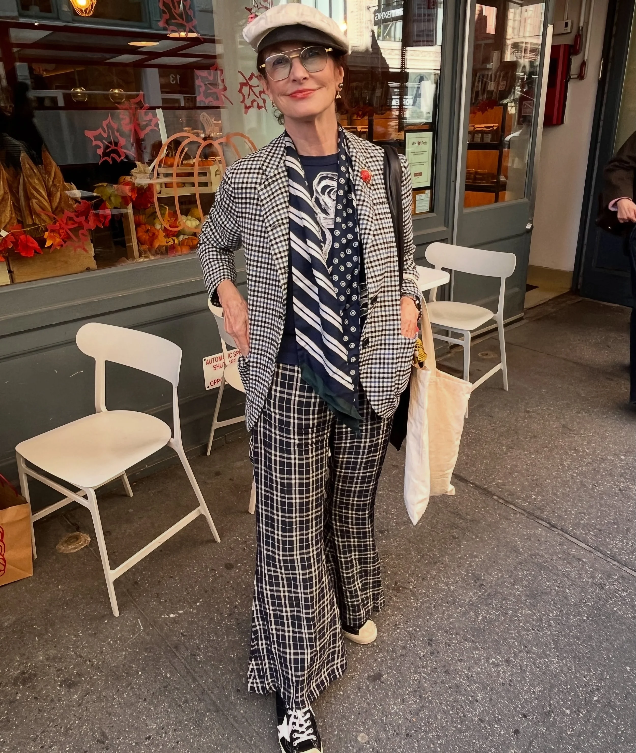 No one does it better than Ms. @aericsson ‼️ She mixes it up with vintage like nobody&rsquo;s business, here in front of fave meet up spot @breadsbakery She&rsquo;s wearing vintage @albertobiani jacket, @thombrowne T, @the_r45 tie, @khaite pants, Pau