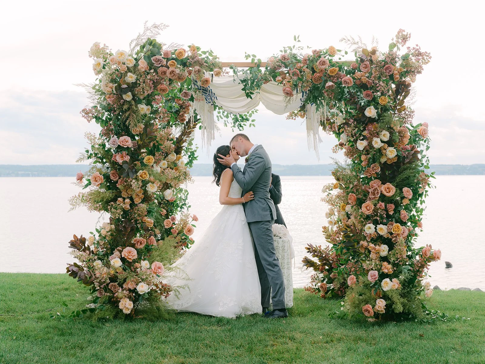 Becca _2b Geoff Sneak Peeks - Coryn Kiefer Photography-64.jpg