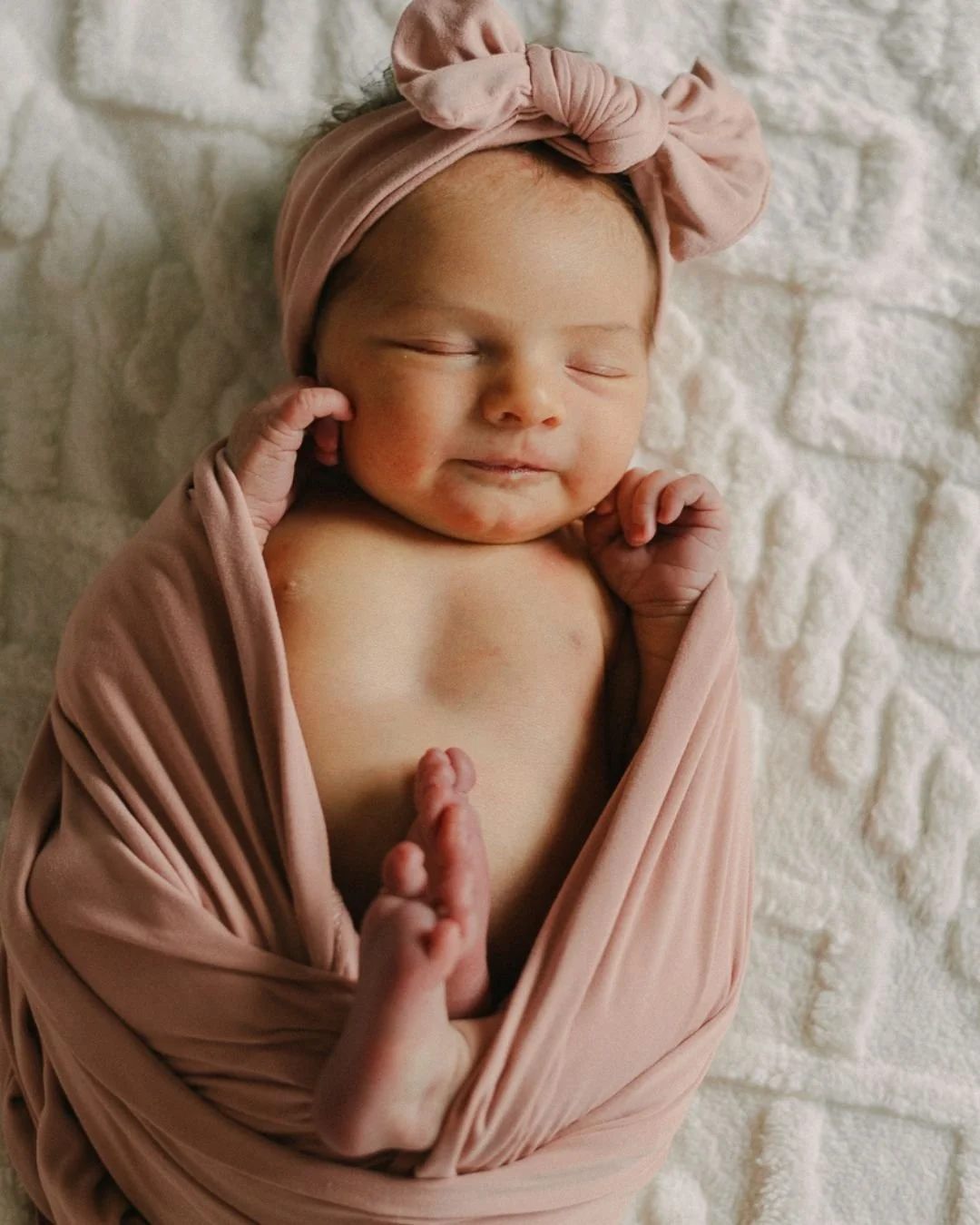 Planning a Newborn Session? Follow these 5 tips to be fully prepared.

I've had SO many requests lately for newborn sessions! I had the pleasure of photographing this cutie before Christmas, with 2 more scheduled this month! During the booking proces