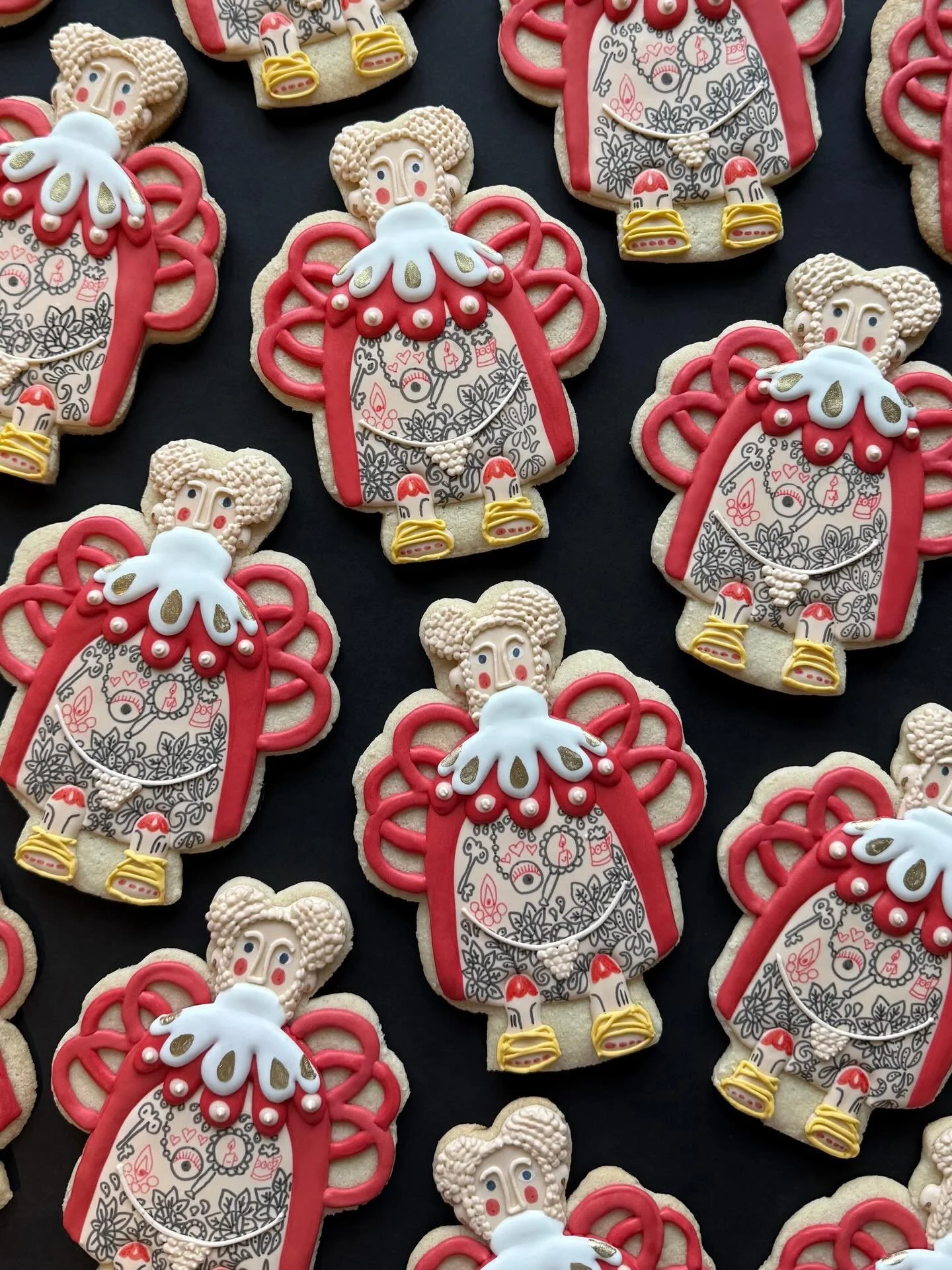 Occasionally my worlds collide&hellip; 🥰

This cookie is inspired by Votive to Lucy, 2026, a ceramic work by @chiara_no_, currently on view @thealdrich in the exhibition ✨Chenlu Hou and Chiara No: What the Hands Remember to Hear✨