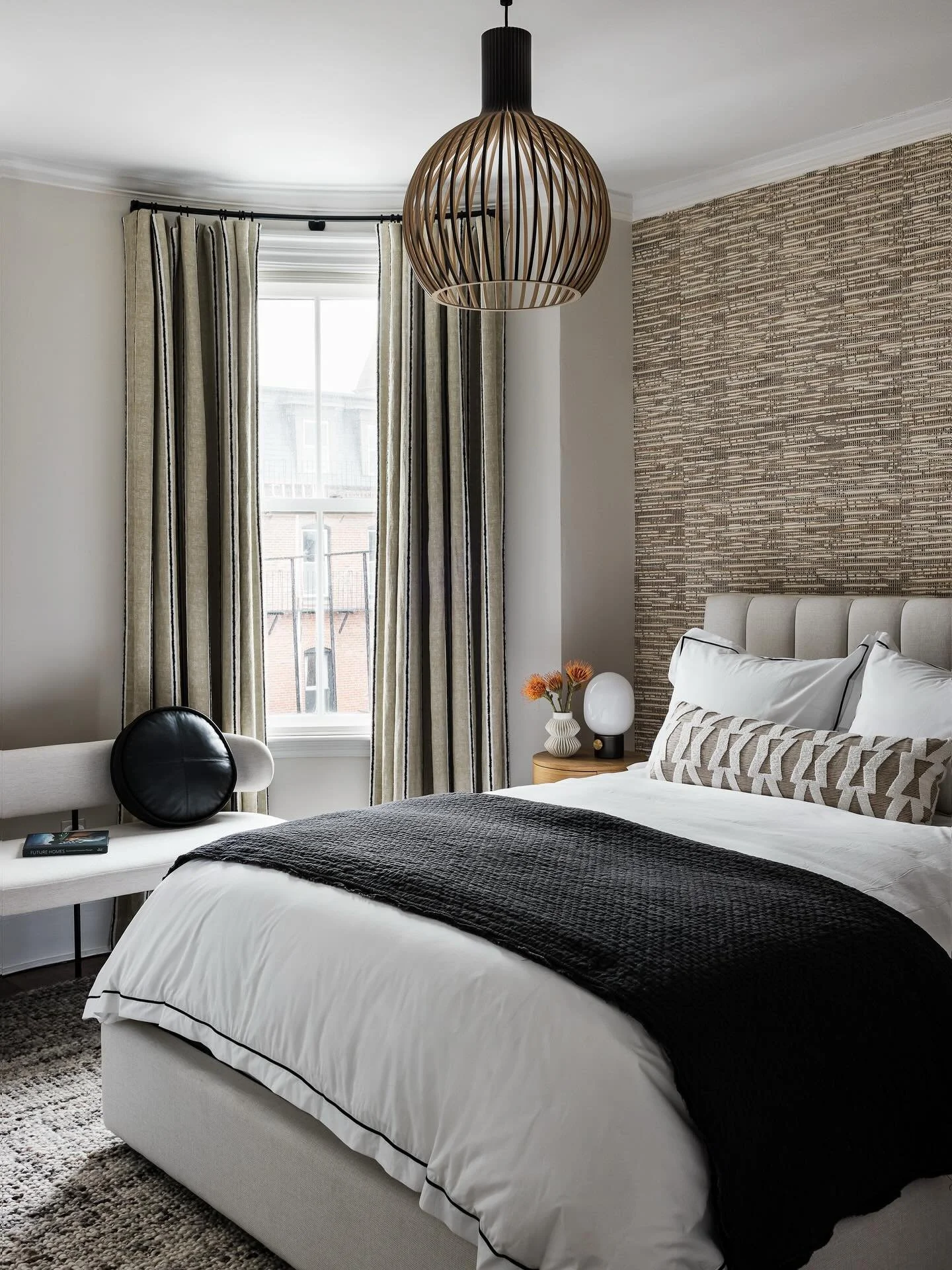 Good design is a lot of small agreements. The warm neutrals, the dark accents, the way pattern shows up and then steps back. None of it is accidental. It just looks that way when it&rsquo;s right.

📷 @joyellewest 

#bostoninteriordesign #interiordes