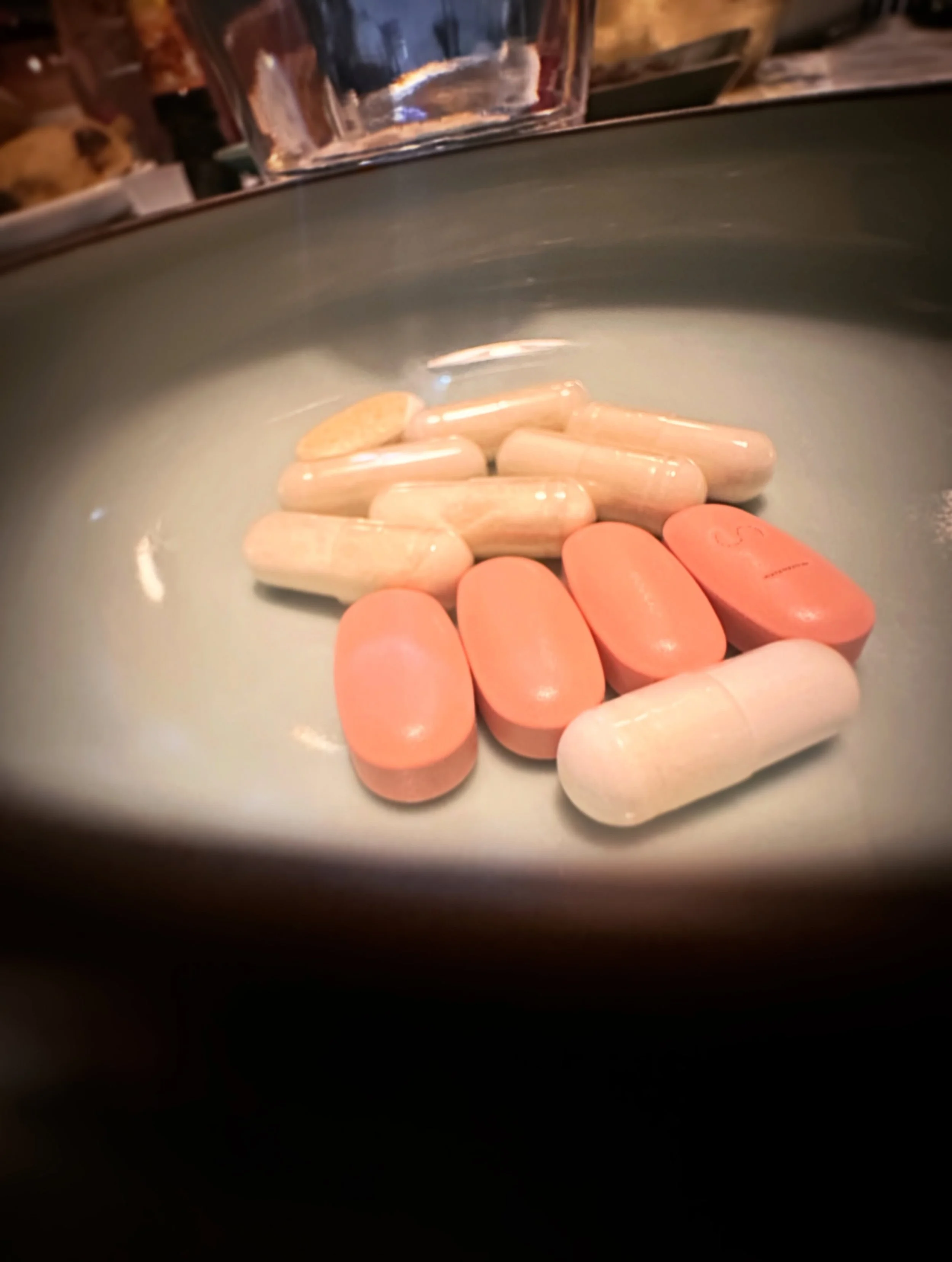 A glimpse into what breakfast looks like when you&rsquo;re managing ulcerative colitis and recovering from a flare:

💊 4 capsules of mesalamine (4.6 gm)
💊 6 capsules of collagen
💊 1 multivitamin
💊 L-glutamine

Not pictured: my VSL#3 probiotic, wh