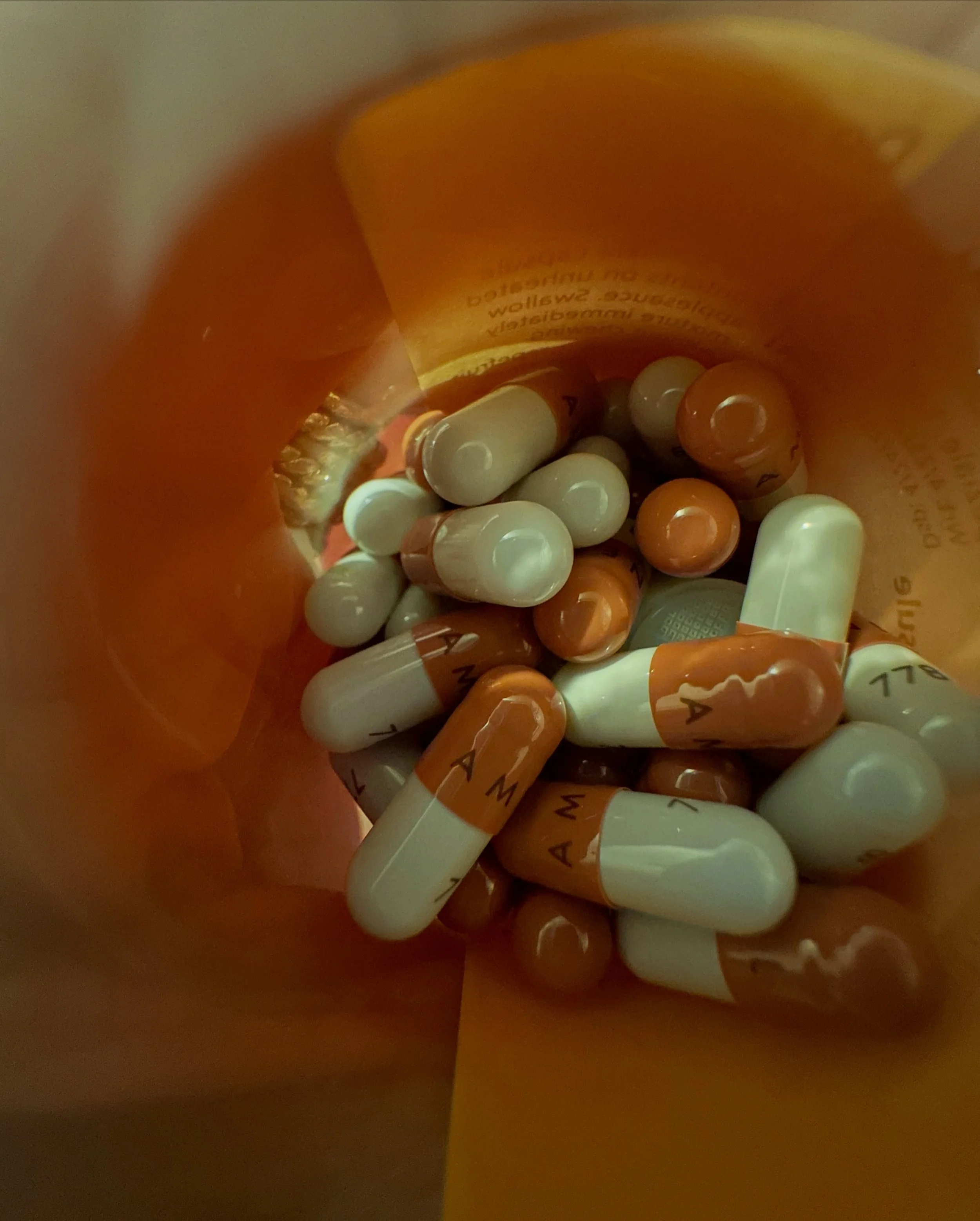 Colon, meet Budesonide 💊

I packed this little backup plan for my trip just in case the bleeding decided to make an unwelcome return.

After 47 days of staying out of sight, it did.

So here we are again.

Living with ulcerative colitis means celebr