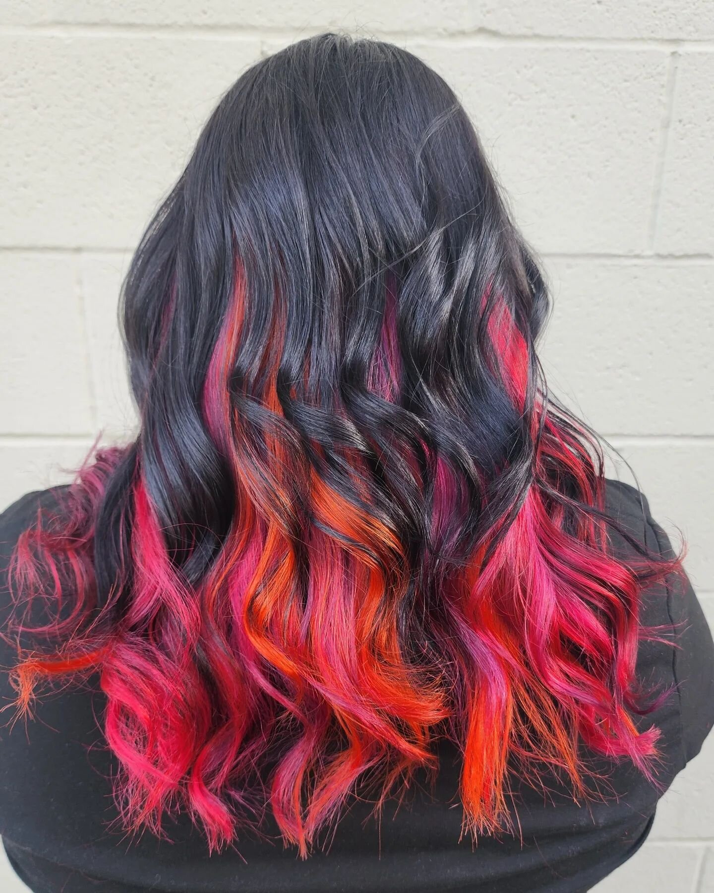 Swipe all the way left to see the before of this beautiful Vivid hair transformation!!😍😍😍

#pulpriothair #redkensalon #wemakeitvivid #vividsalon #linthicum #selfcare #selflove #loveyourhair
