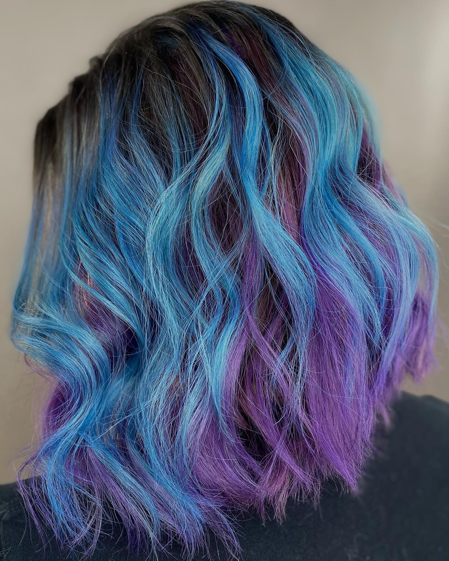 Unleashed a frosty masterpiece with enchanting blue and purple tones. ❄️💙💜 #WinterHairVibes