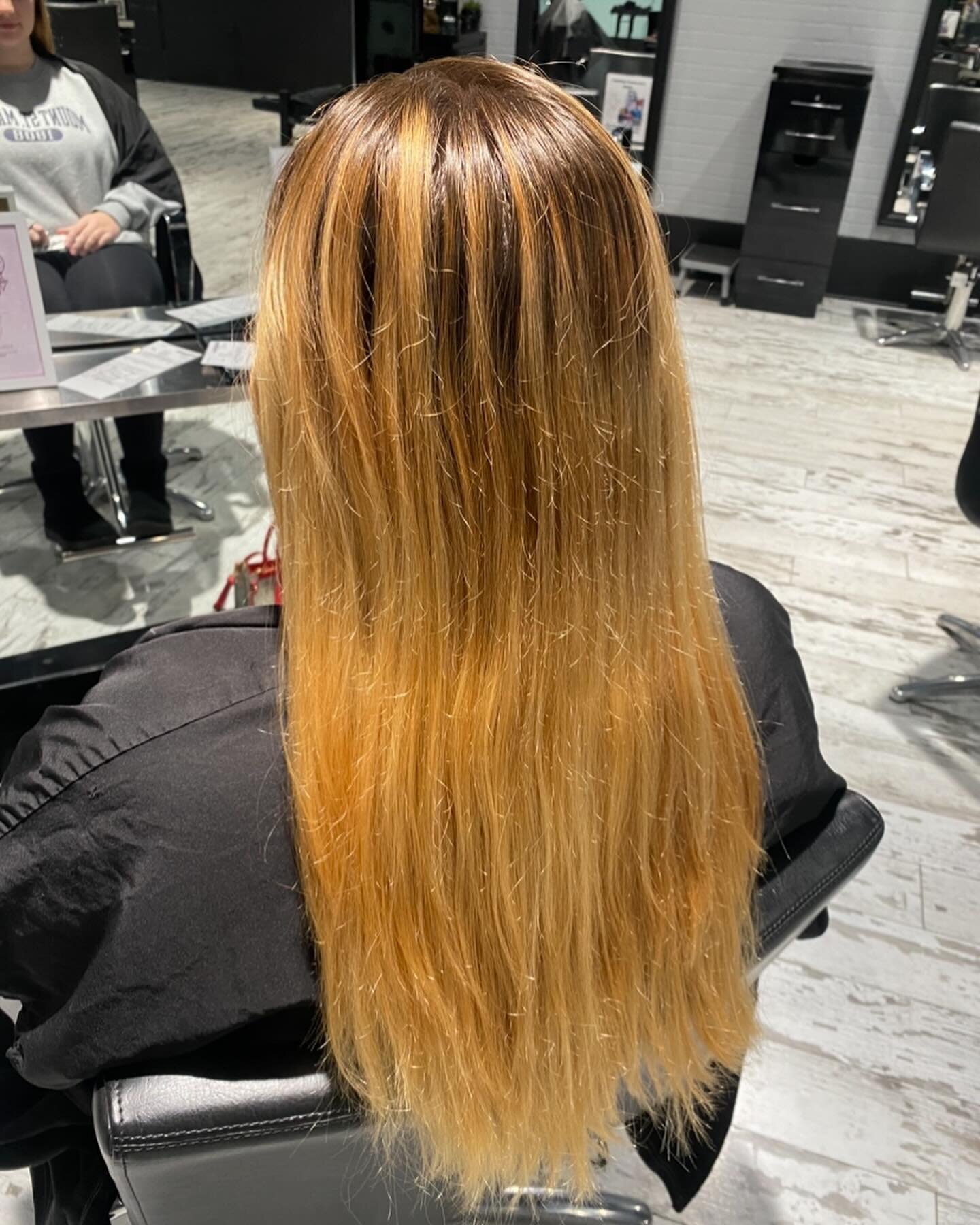 Highlights and lowlights to add depth and dimension giving her a refreshed and vibrant look🥰❣️