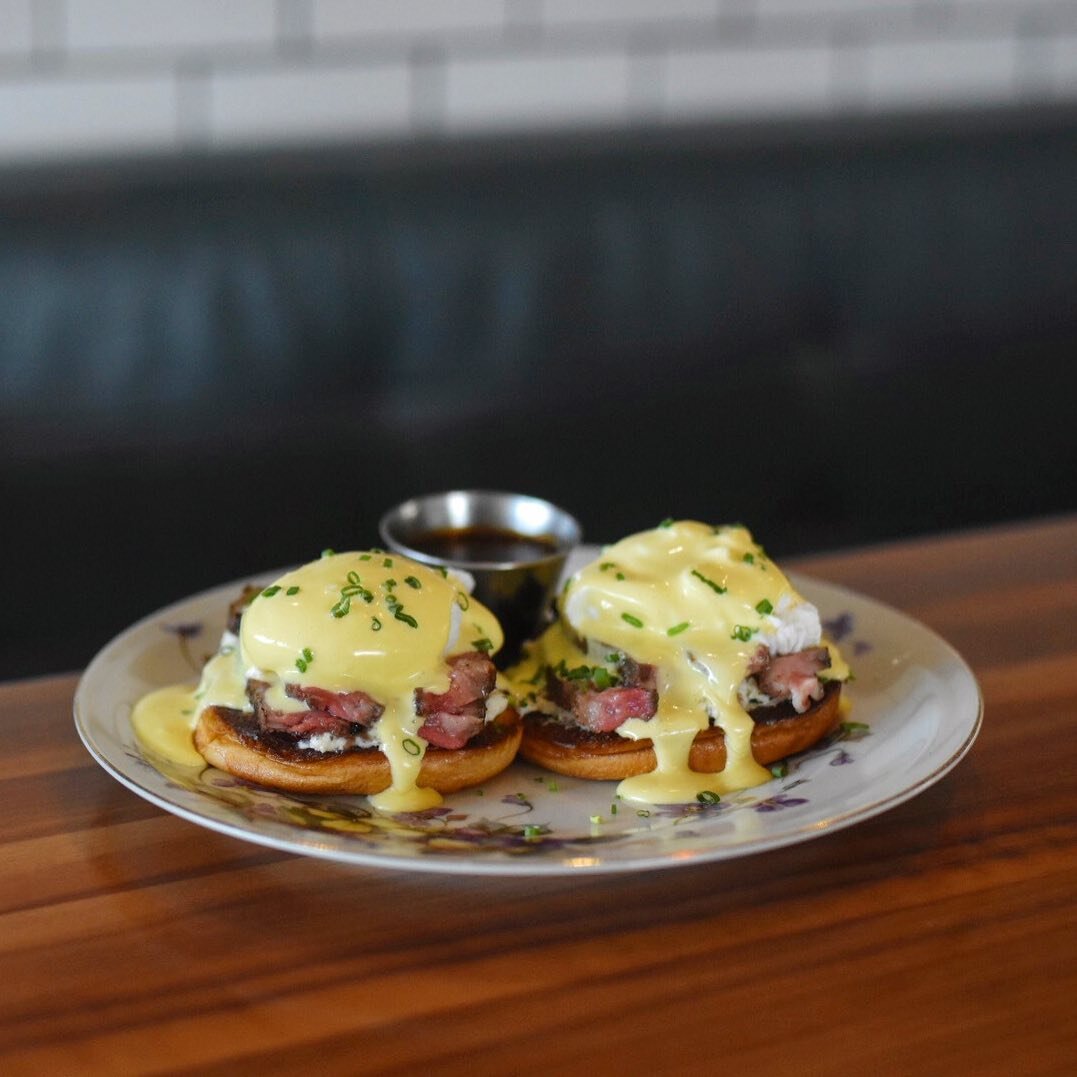 Br-Br-Br-Brunchhhhhhhh Time! Let&rsquo;s go!!! Super bowl pre-game starts....now. The NOTORIOUS Benedict and bottomless mimosas for the win. #dontrelyonyourteamforthewin #makethatwinyourself #superbowlpregame