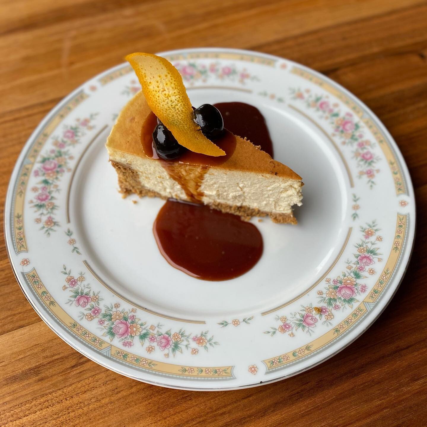 We got a newby here. Old Fashioned Cheesecake has made her way onto our new lunch AND dinner menu. Bourbon demerara cheesecake, graham crust, orange zest, bourbon caramel, and can&rsquo;t forget the fancy cherry. #cherryontop #bourboncheesecake #imea