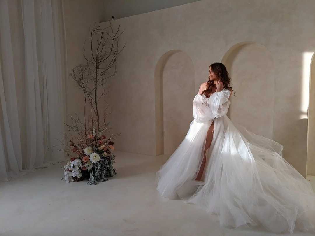Everything about this moment
Little known fact: I would wear a dress like this everyday if I could. I love a sleek, fitted gown but seriously, when this choice is on the table... 

Model: @brickhouse11 
Dress: @ivorybridalco @colbyjohnbridal 

#mnwed