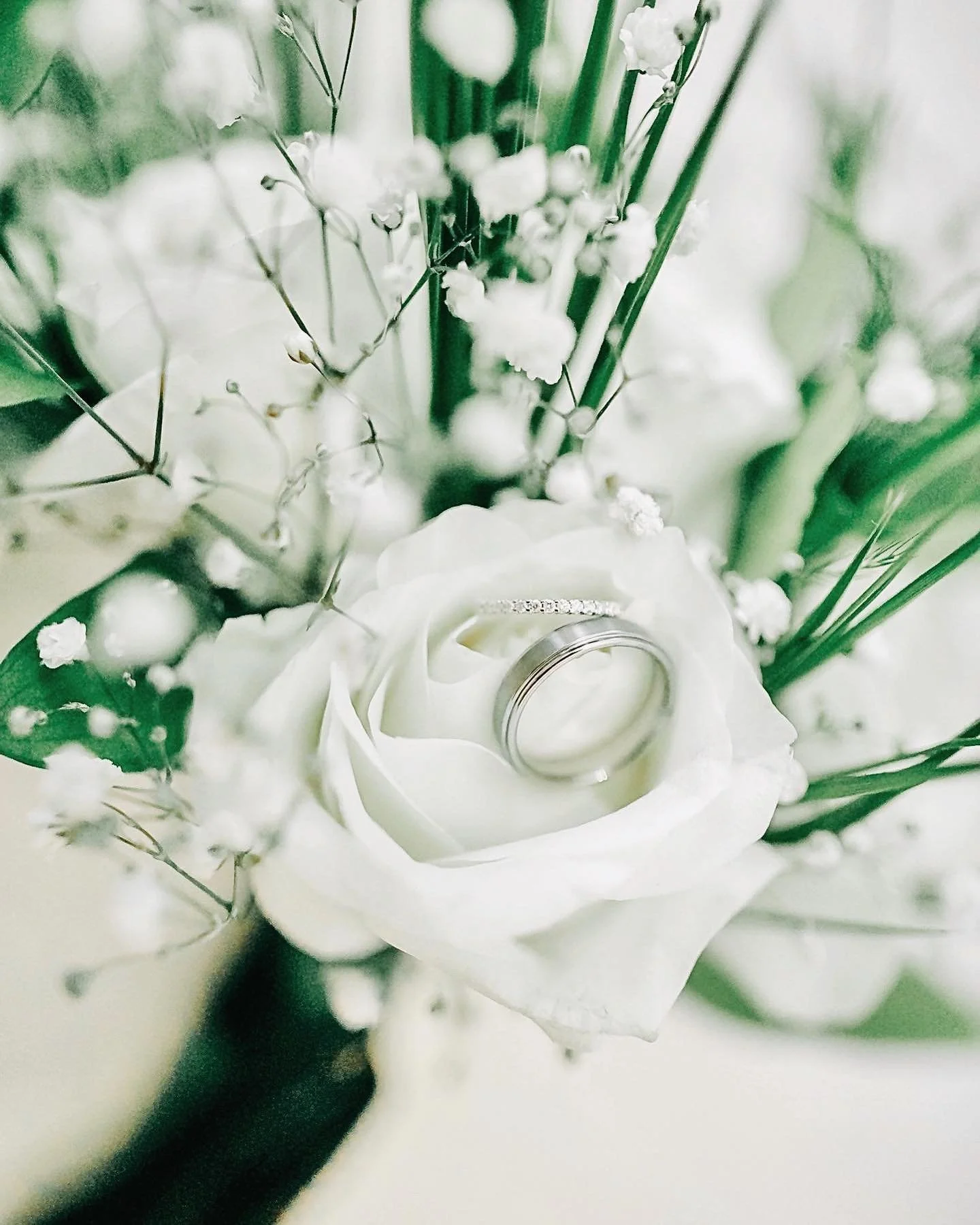 👰&zwj;♀️💍🩷💒🤵&zwj;♂️