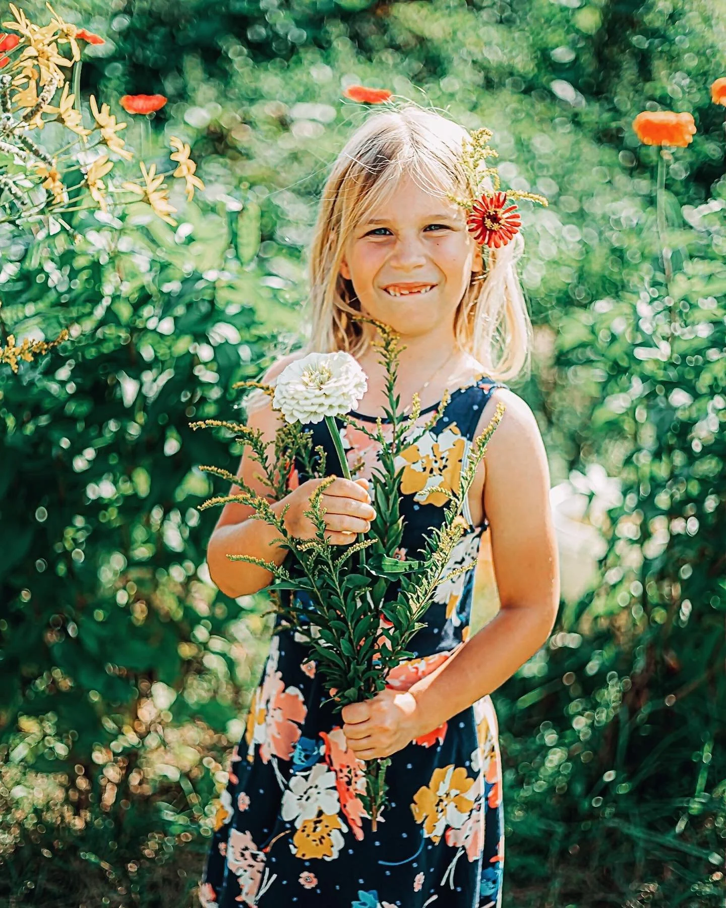 💐🩷👧🏼