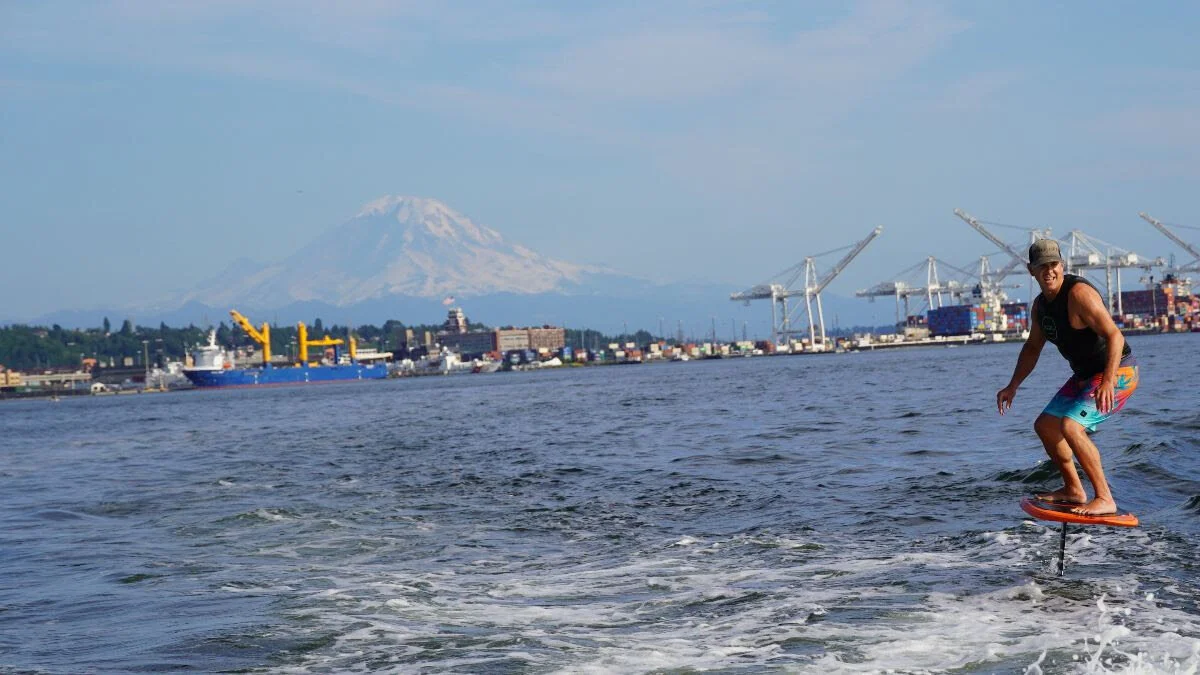 wake_foil_elliot_bay.jpg