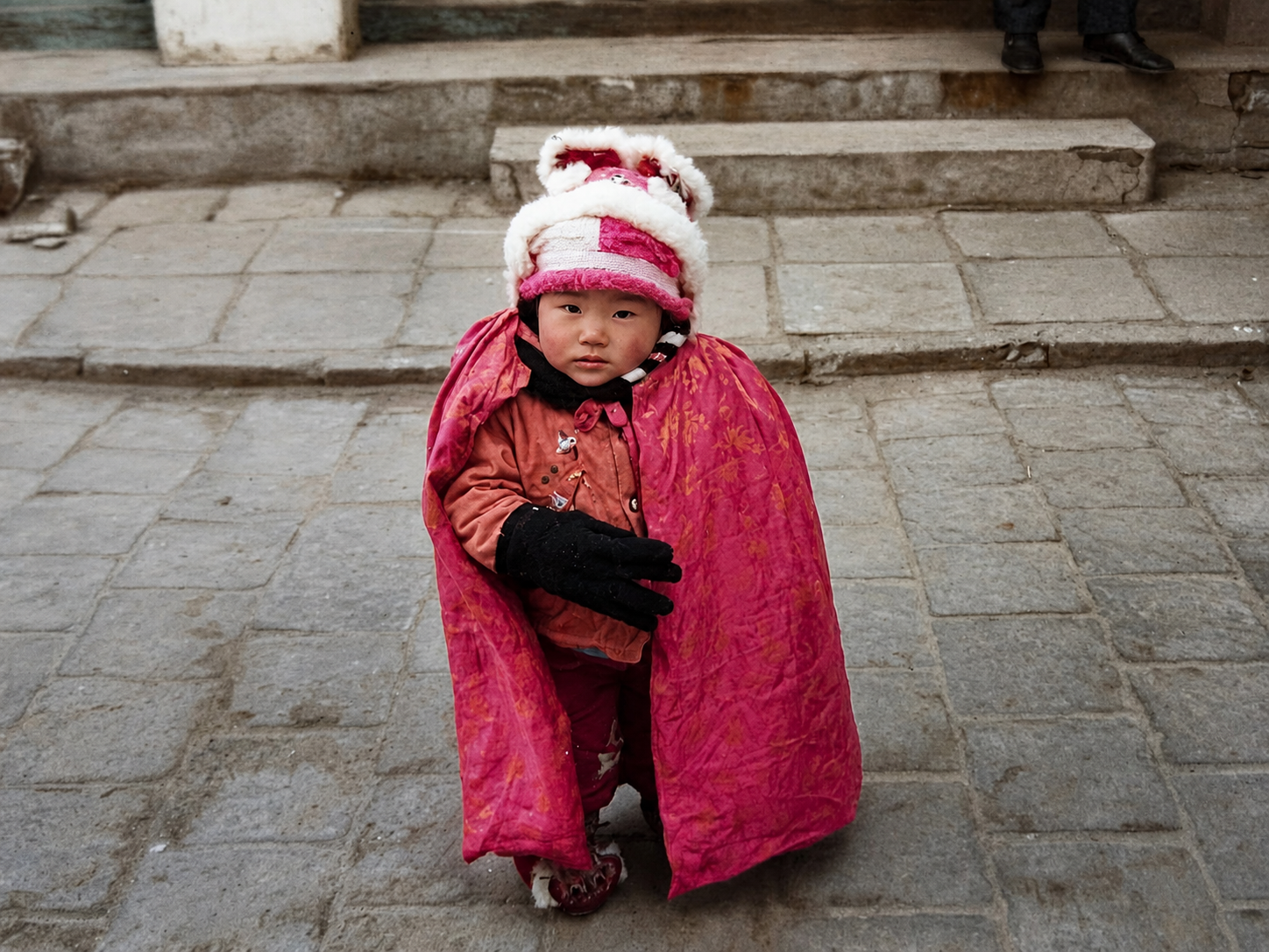 RED CAPE in KAIFENG