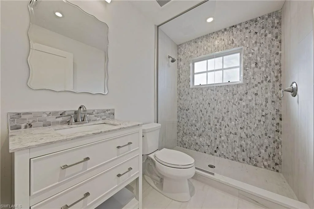guest_bathroom.jpg