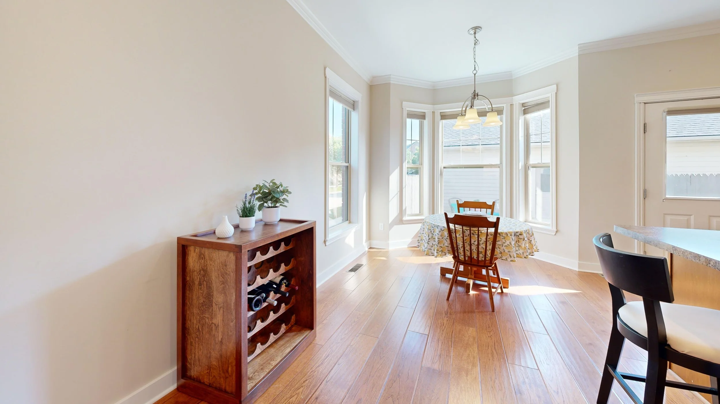 1005-Walker-Cir-Dining-Room.jpg