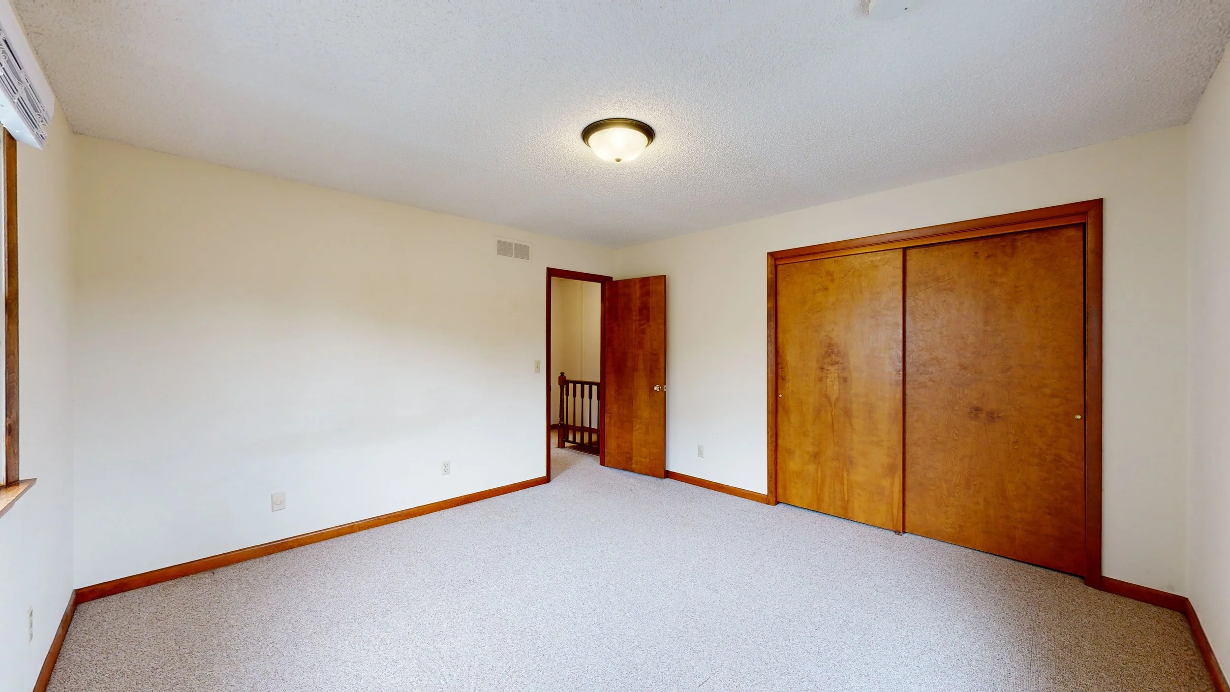 825 Emerald 14.jpg