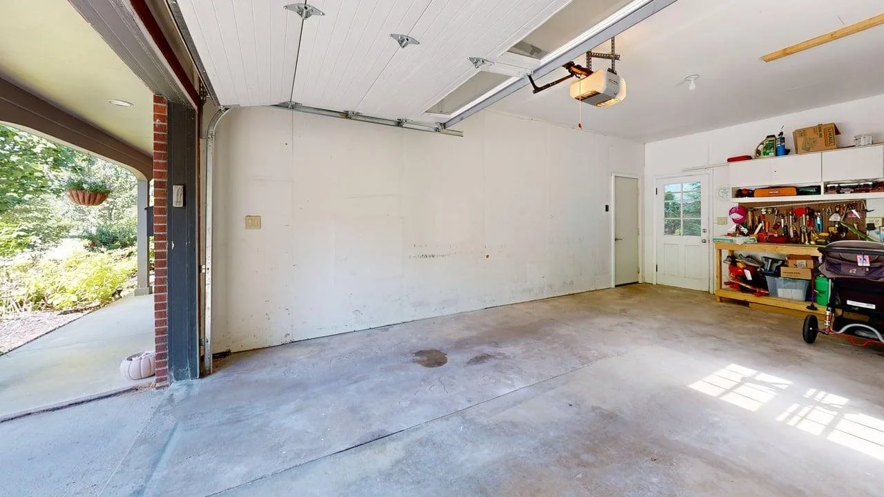 1508-Glendale-Rd-Garage 6.jpg