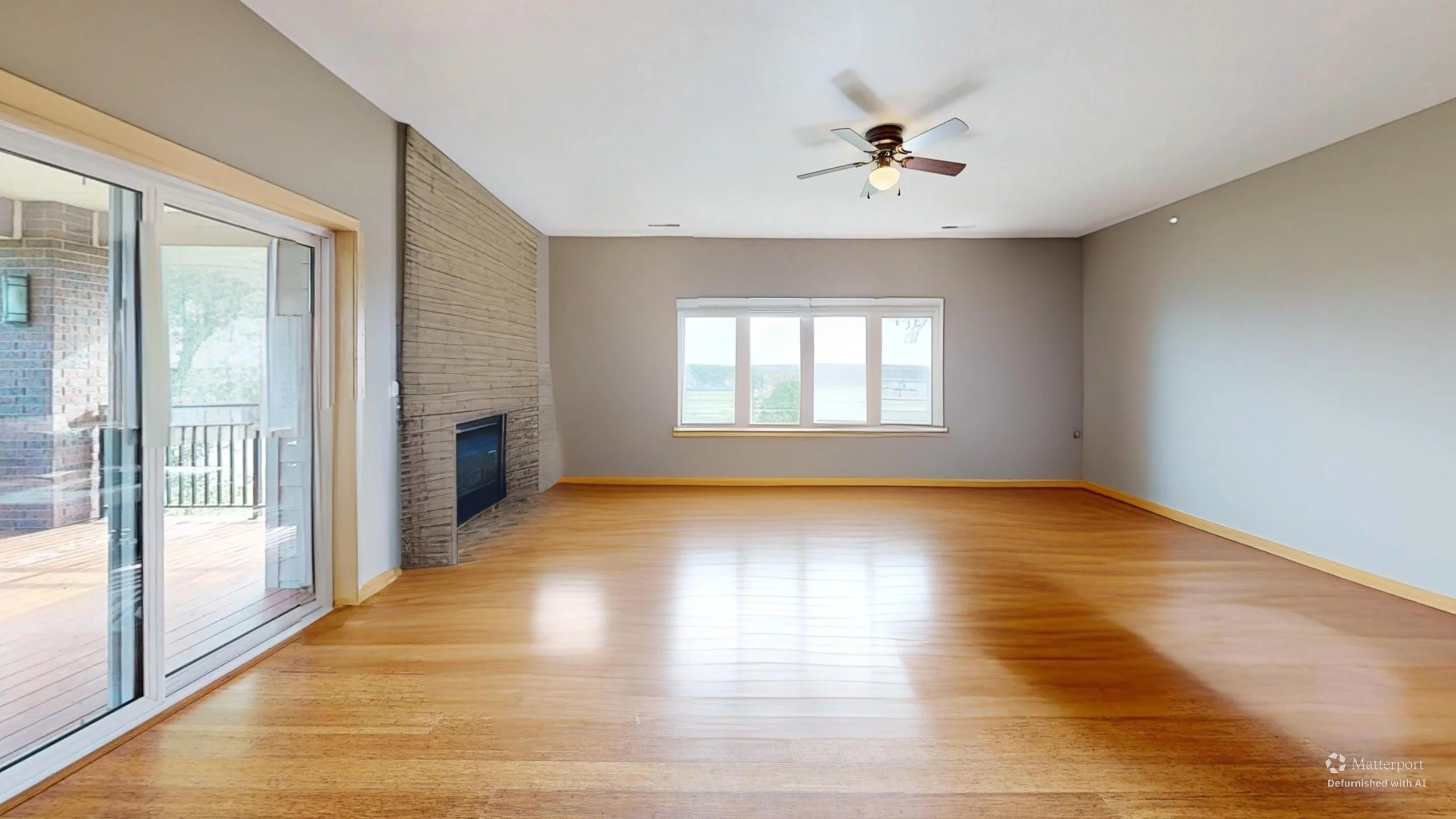 1092-Walnut-Ave-Living-Room-Defurnished.jpg