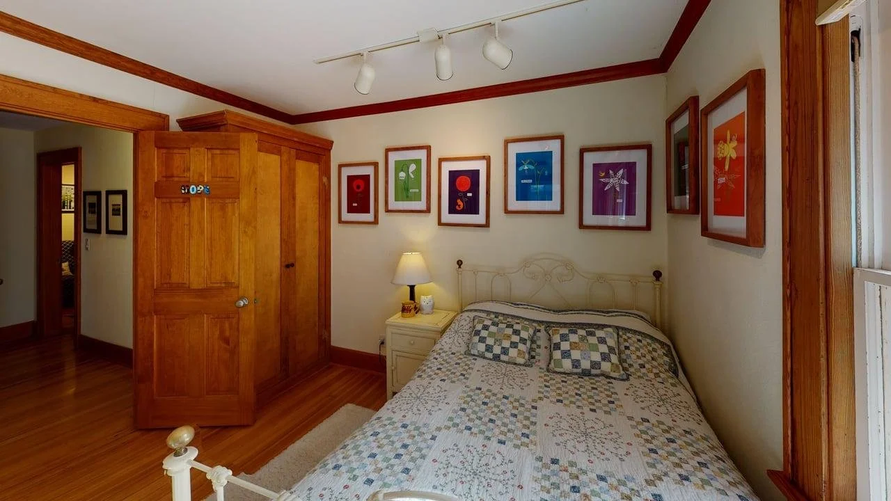 416-S-Summit-Street-Bedroom 2.jpg