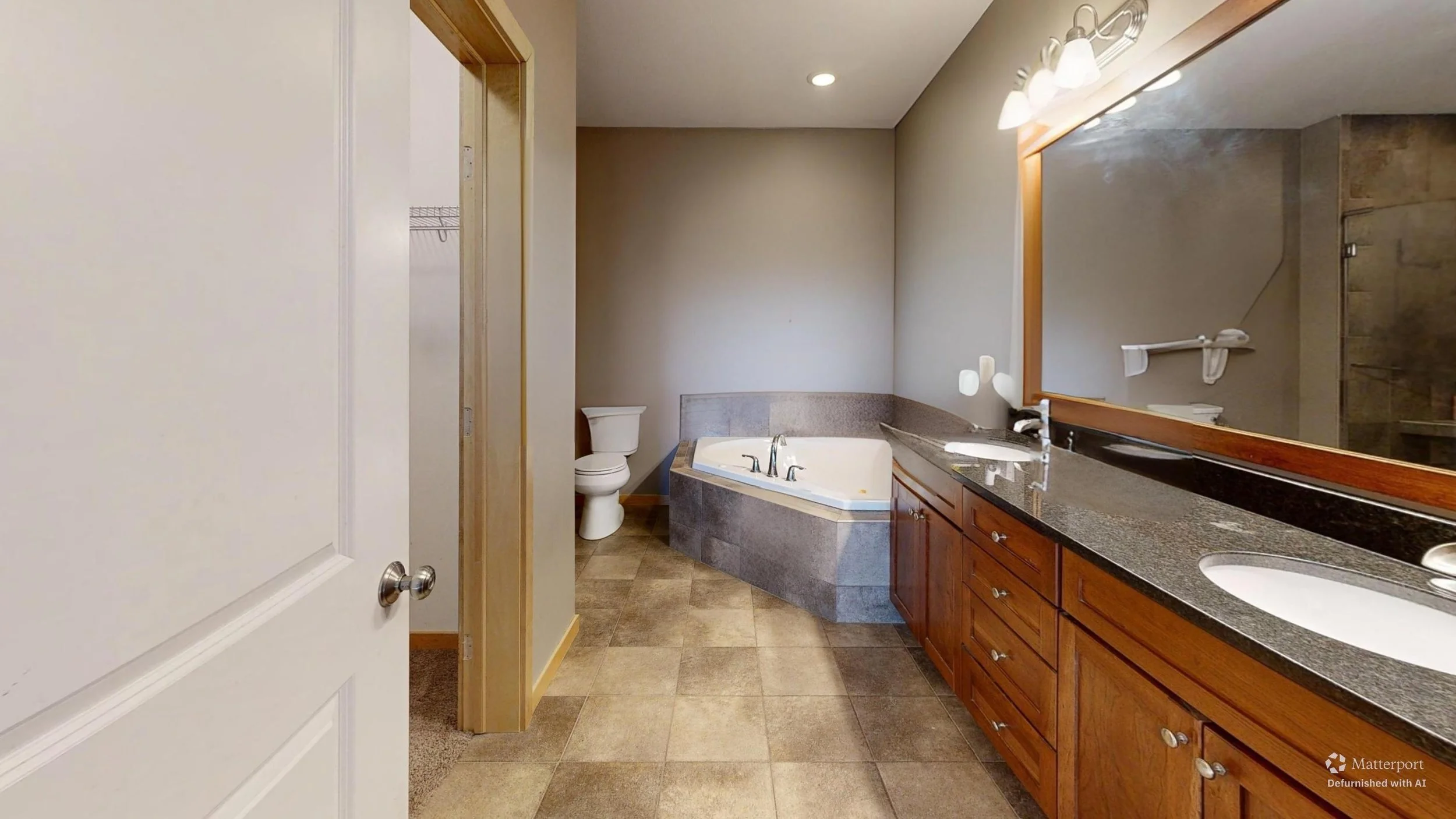 1092-Walnut-Ave-Bathroom-Defurnished.jpg