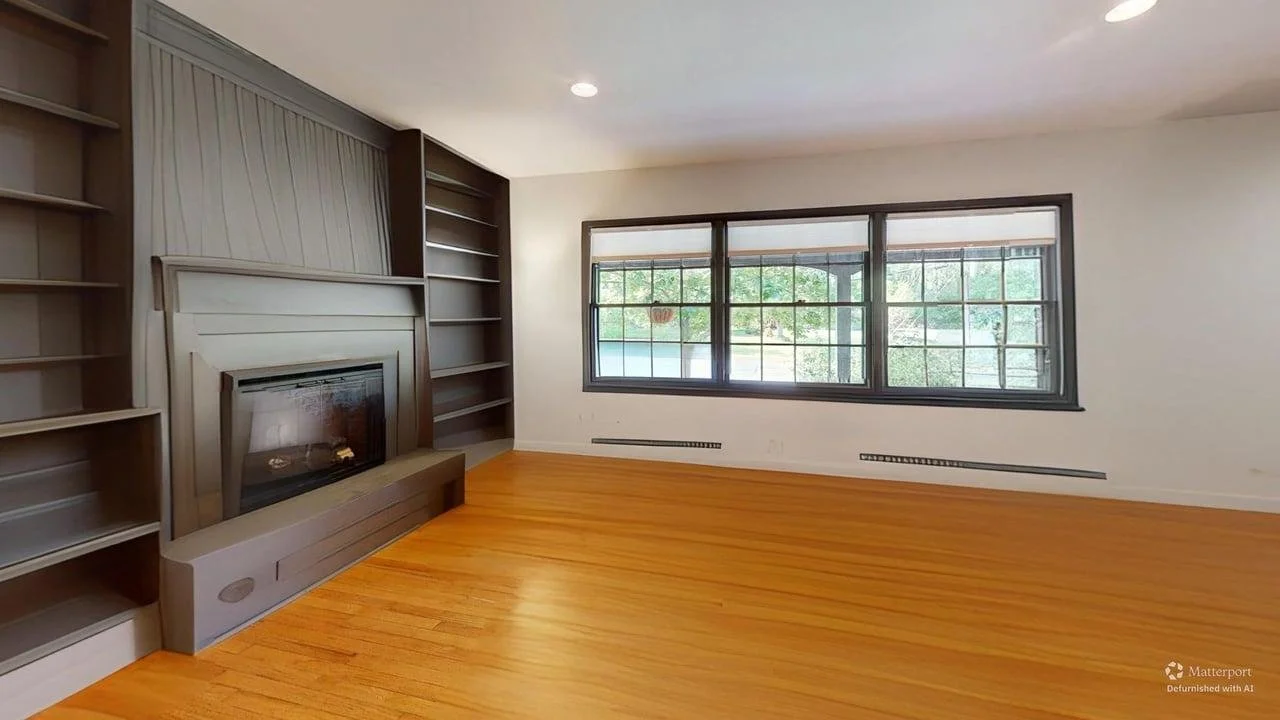1508-Glendale-Rd-Living-Room-Defurnished 3.jpg