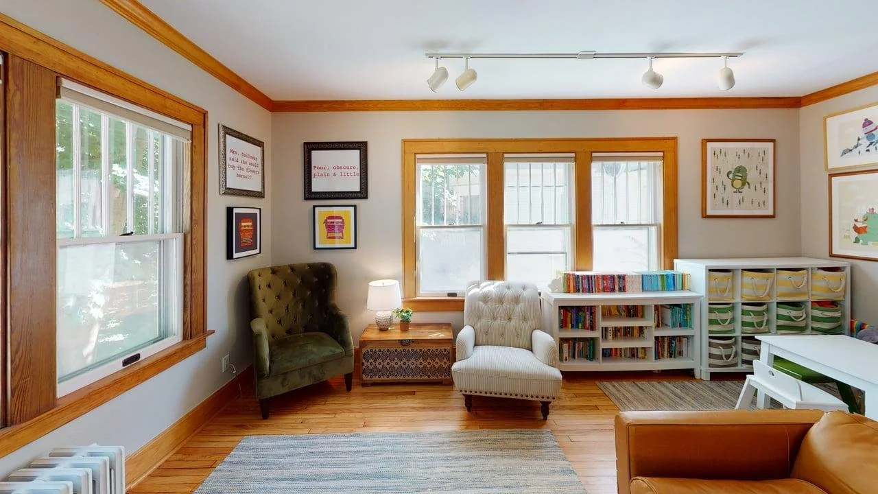 416-S-Summit-Street-Living-Room 1.jpg
