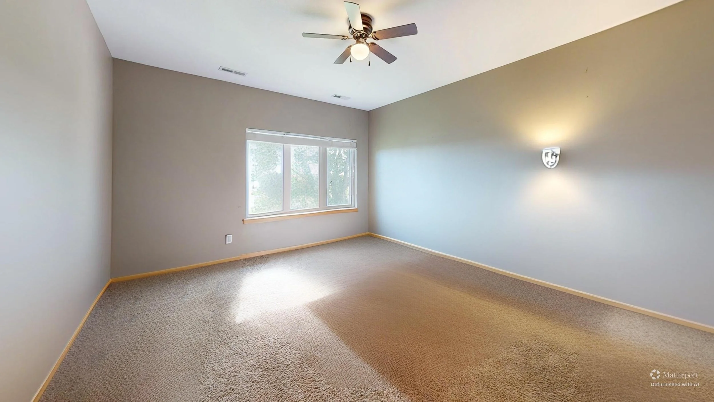 1092-Walnut-Ave-Bedroom-Defurnished.jpg