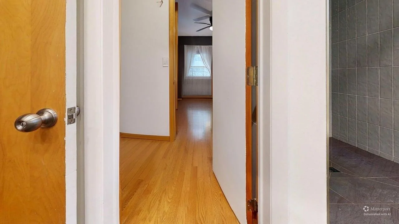 1508-Glendale-Rd-Bathroom-Defurnished.jpg