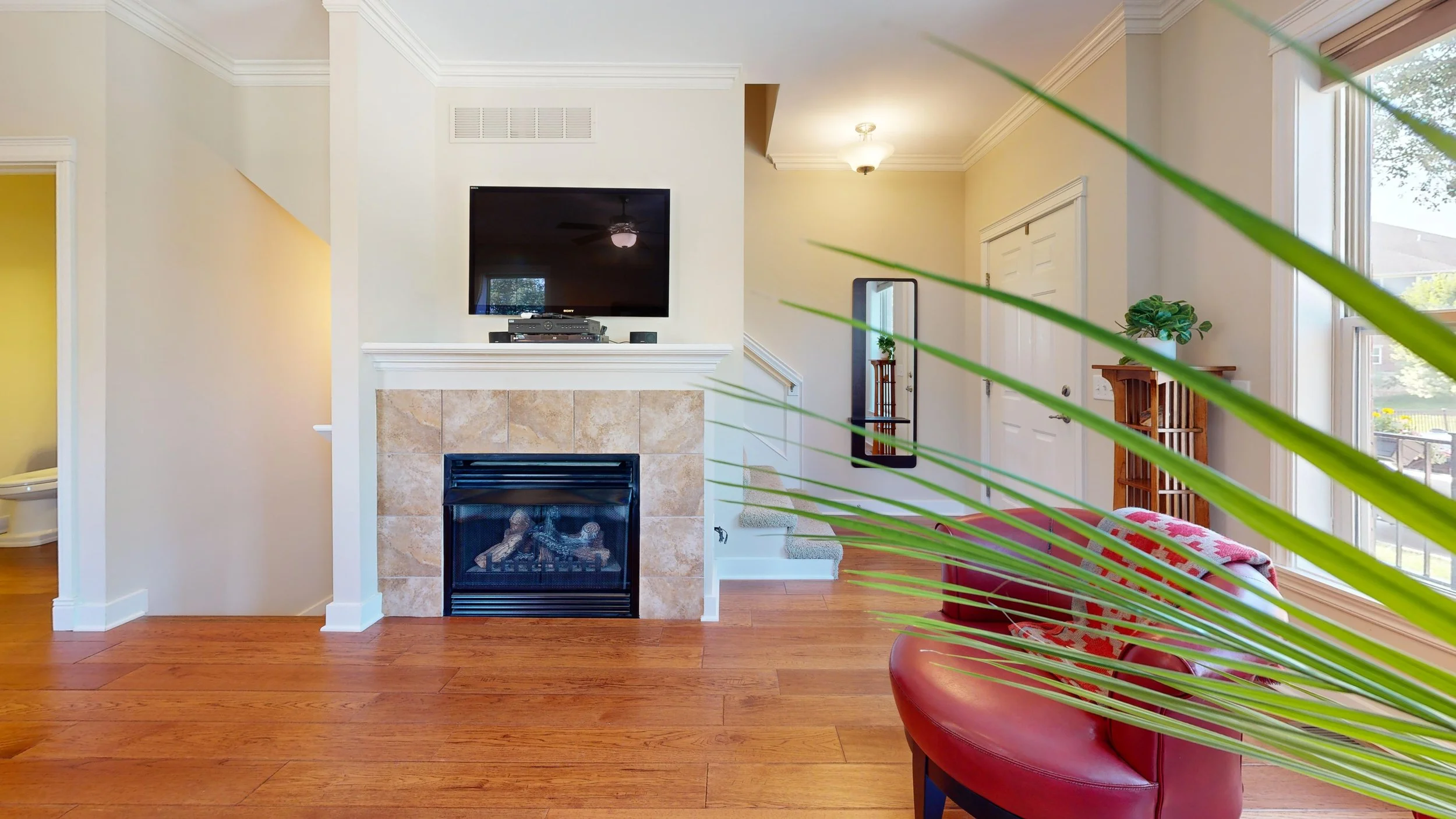 1005-Walker-Cir-Living-Room 2.jpg