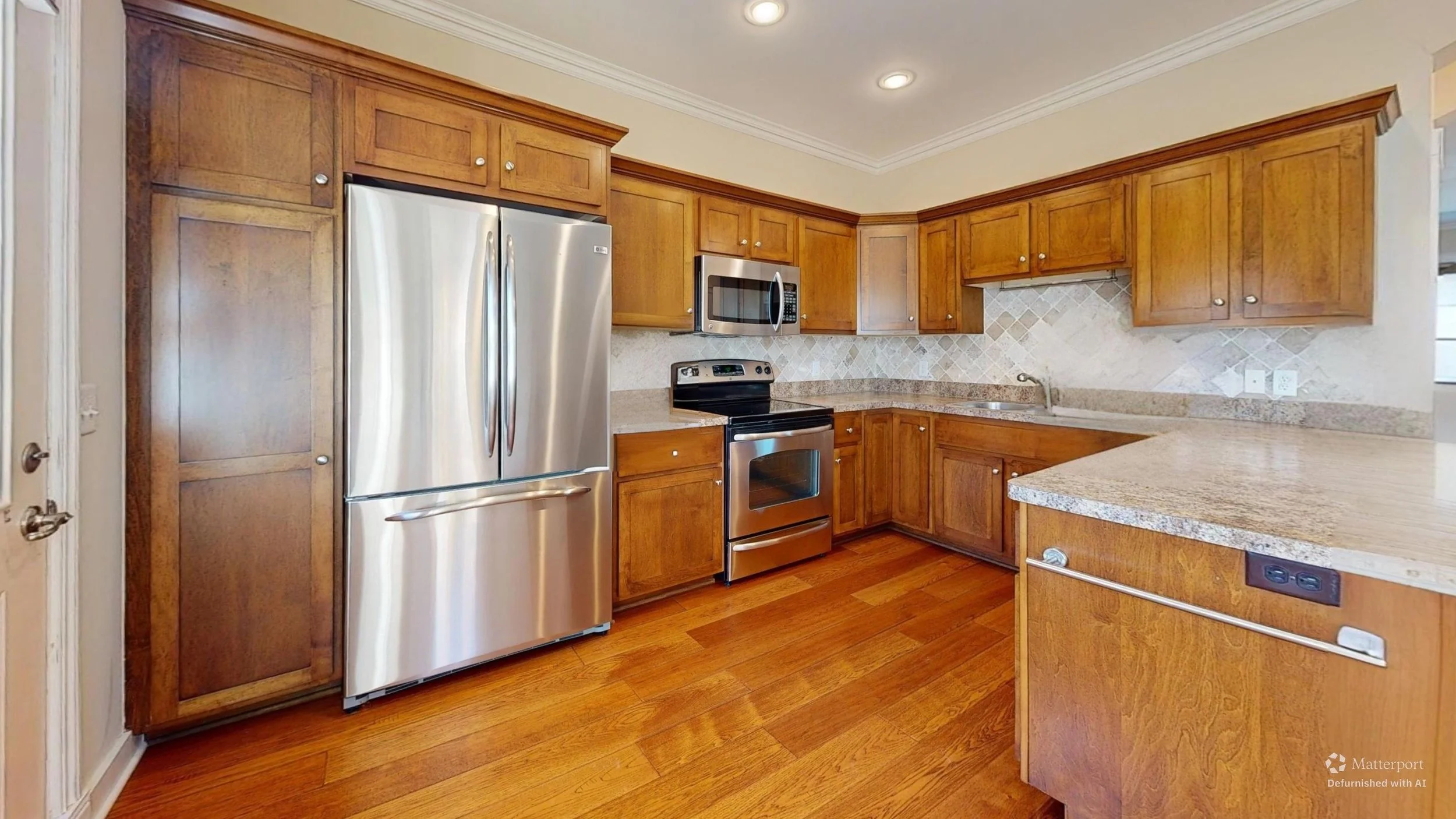 1005-Walker-Cir-Kitchen-Defurnished.jpg