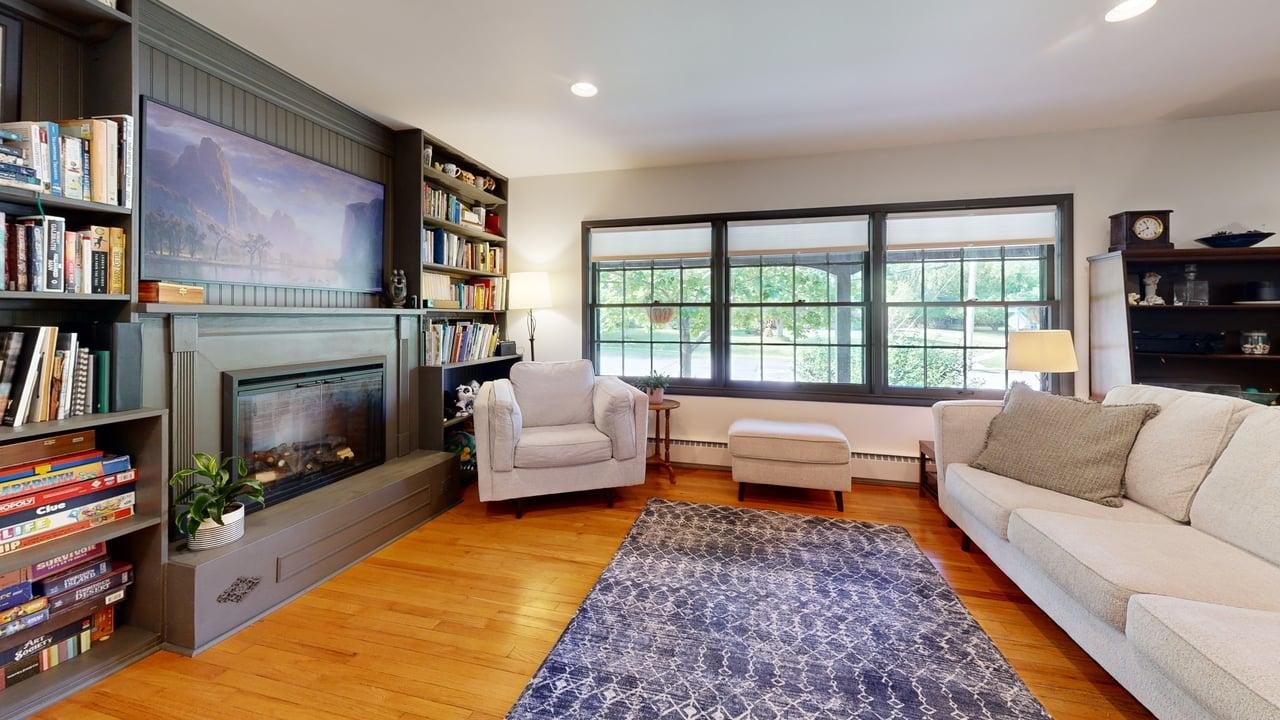 1508-Glendale-Rd-Living-Room 1.jpg