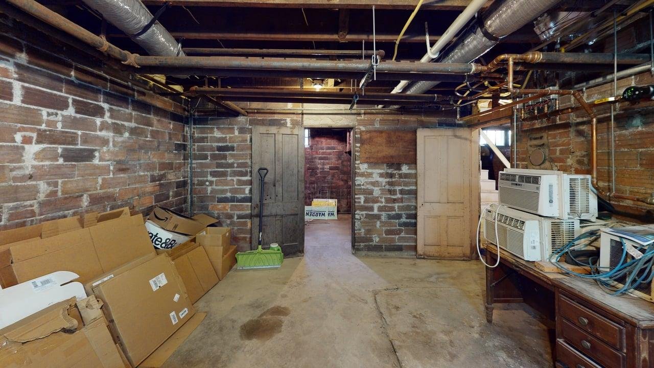 416-S-Summit-Street-Basement 2.jpg