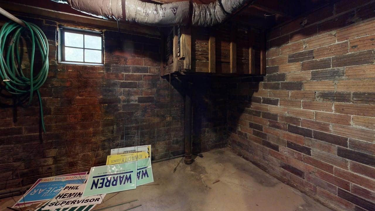 416-S-Summit-Street-Basement 1.jpg
