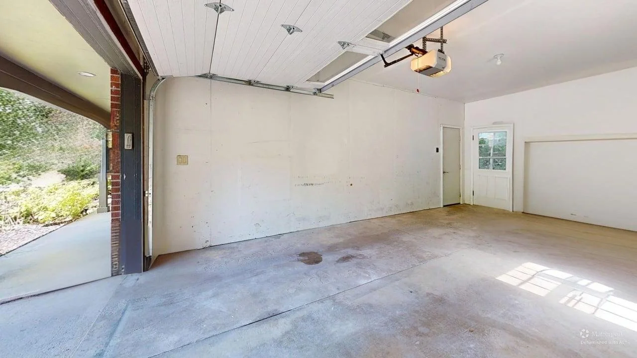 1508-Glendale-Rd-Garage-Defurnished 3.jpg