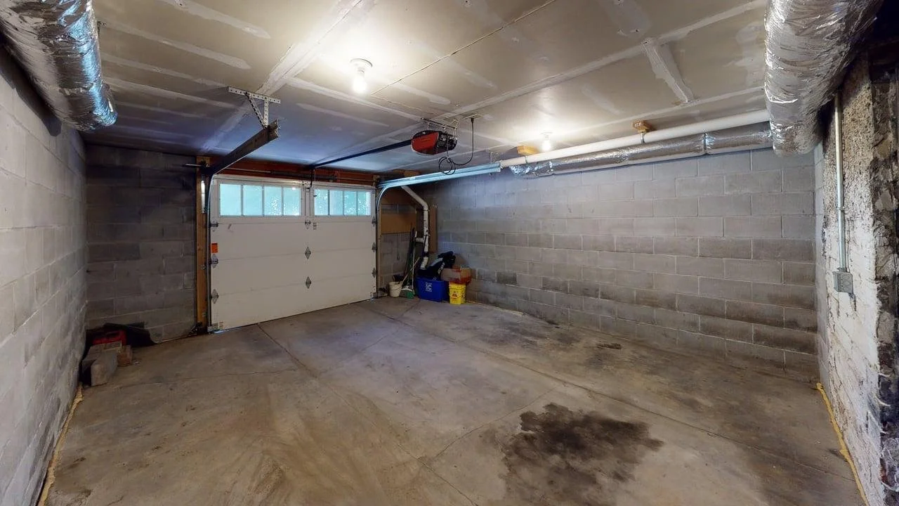 416-S-Summit-Street-Garage.jpg