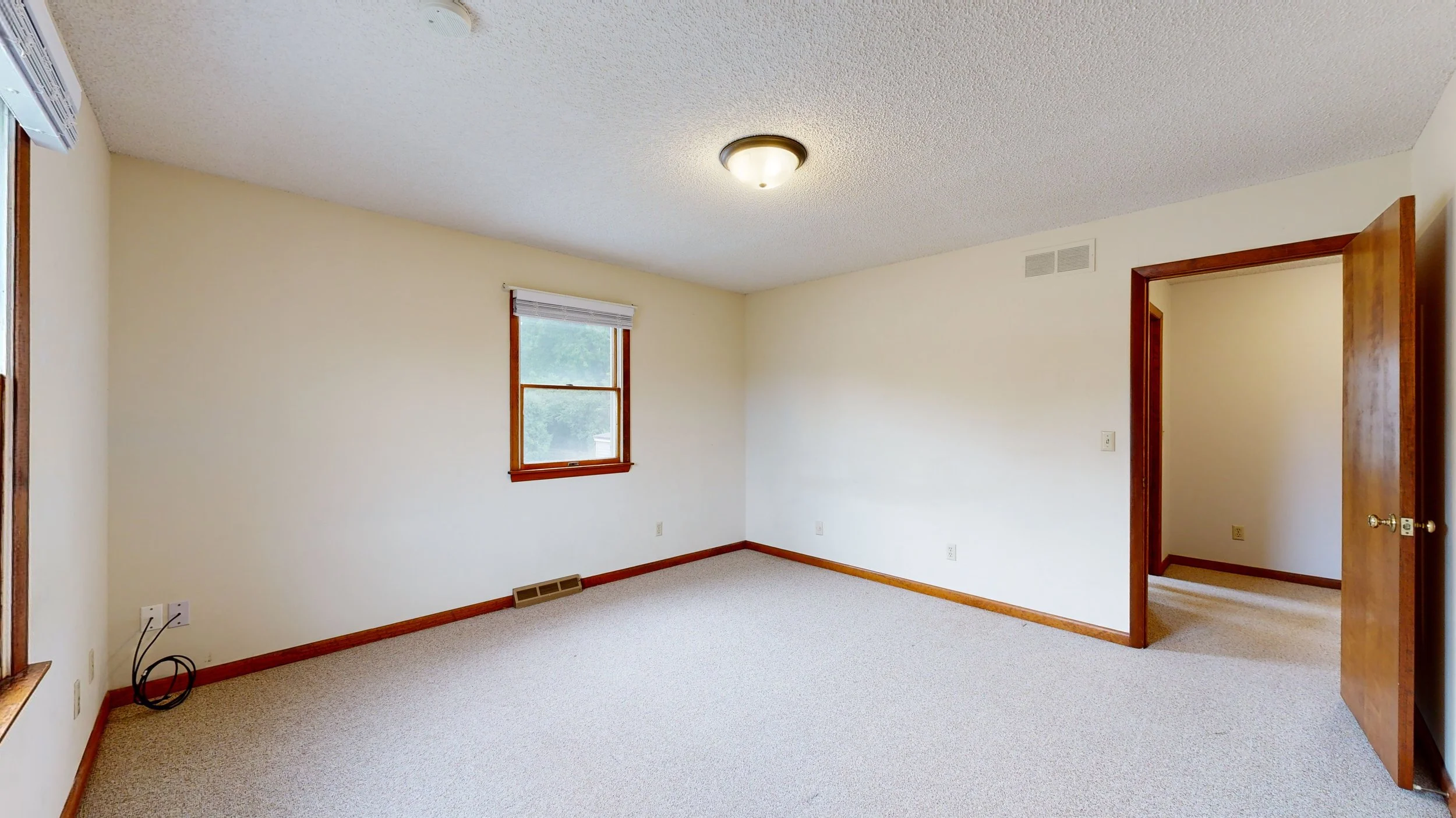 825 Emerald 15.jpg