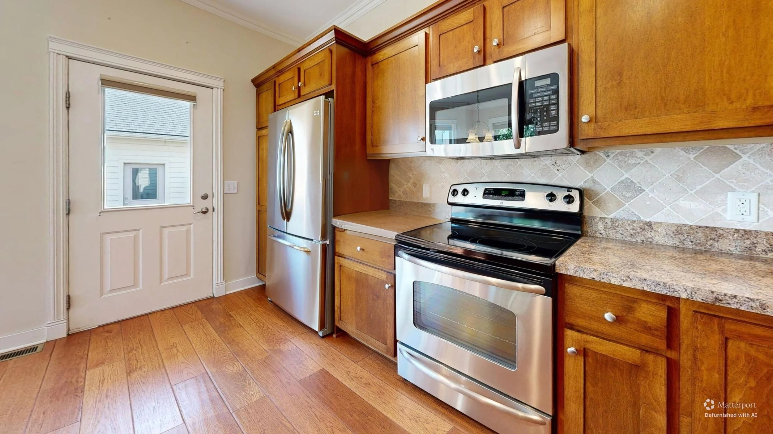 1005-Walker-Cir-Kitchen-Defurnished 1.jpg