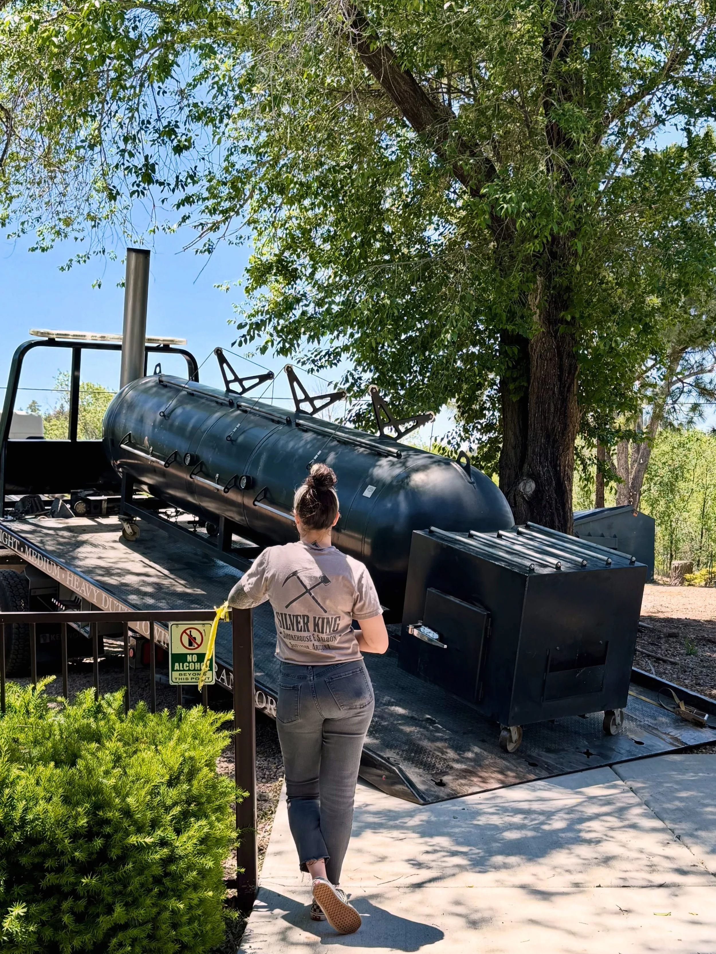 Admiring the heart of the Smoke Lodge being delivered is quite the sight! Don&rsquo;t you agree?!

This 1000 gallon smoker will produce everything from brisket to elote. We can&rsquo;t wait to share with y&rsquo;all!!!

Grand Opening is right around 