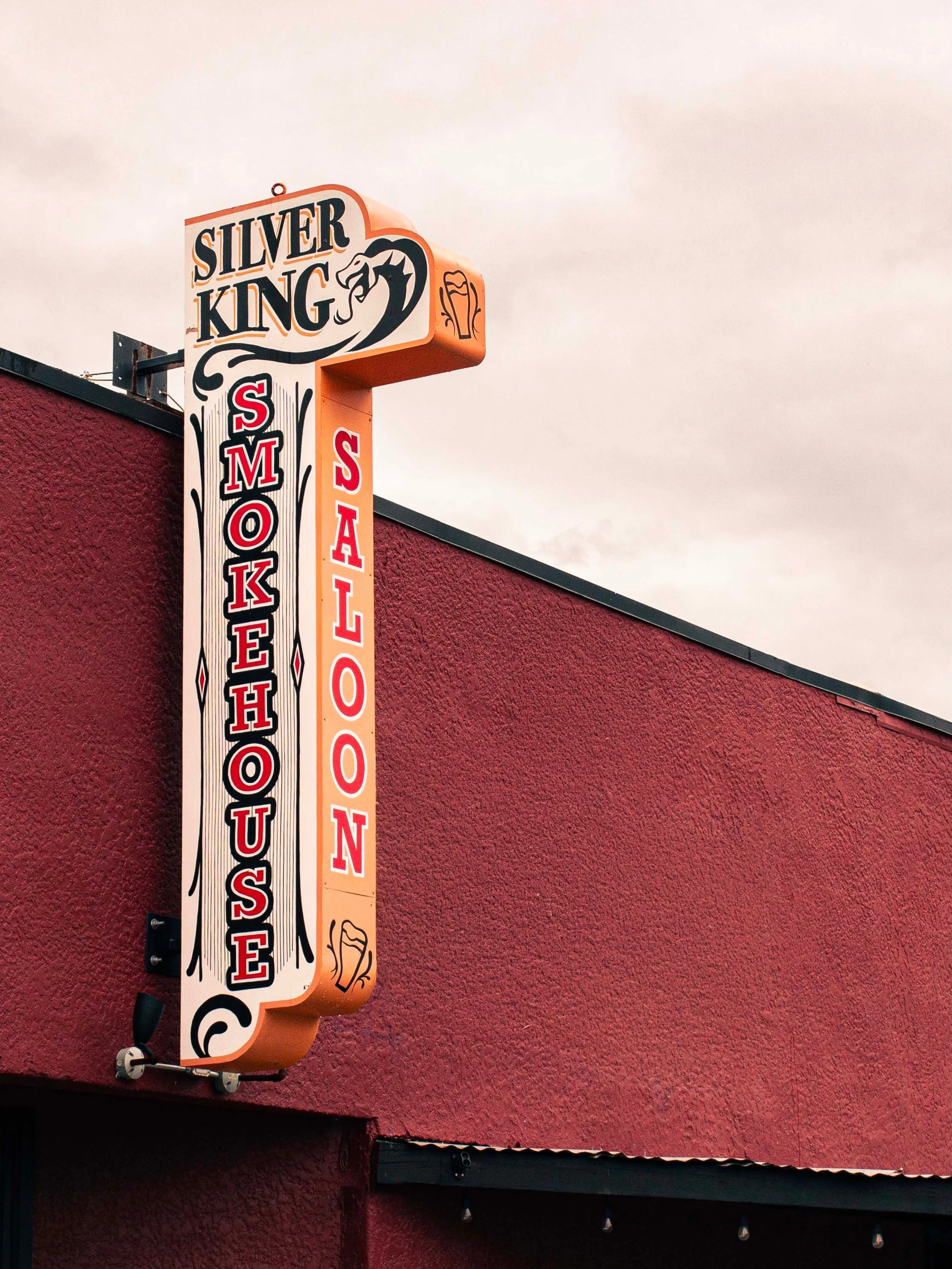 Looks like a rainy weekend lies ahead of us 🌧️

Well don&rsquo;t let the rain scare you away, we&rsquo;re still open here on Main St. Only thing to be scared of is how good the brisket is! &hellip;or maybe the ghost that haunts the bathroom but that