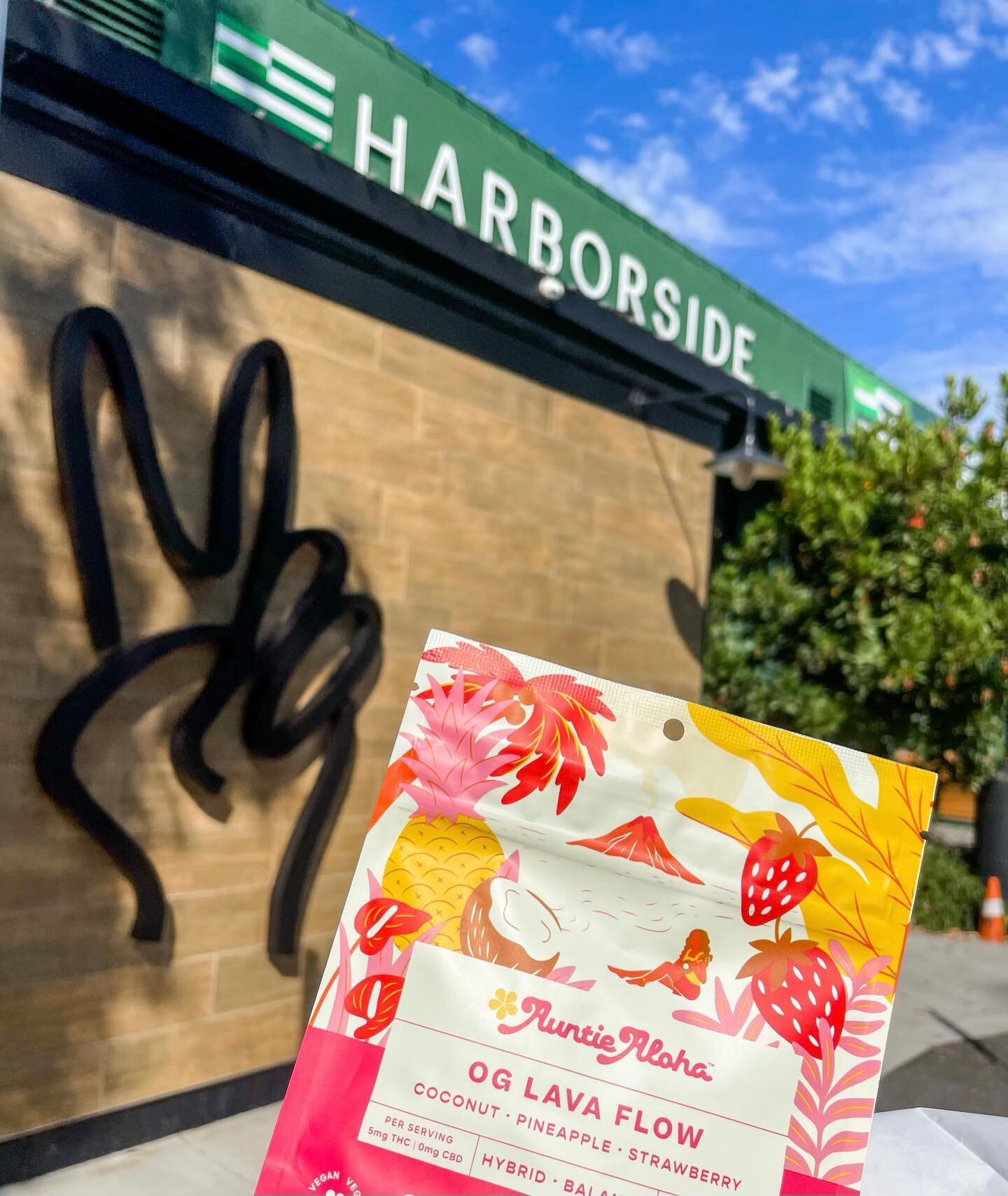 🎉 Join us this weekend for Auntie Aloha&rsquo;s store takeover of HARBORSIDE OAKLAND @shopharborside this Saturday, August 13 

We&rsquo;re bringing the Aloha vibes to Oakland:
🔸Enjoy FREE Hawaiian shave ice 🍧 from 11:30am - 4:30pm PST*
🔸 Get Aun