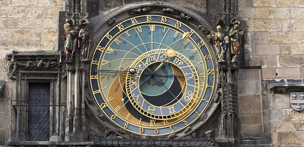Astronomical_Clock_(8341899828).jpg