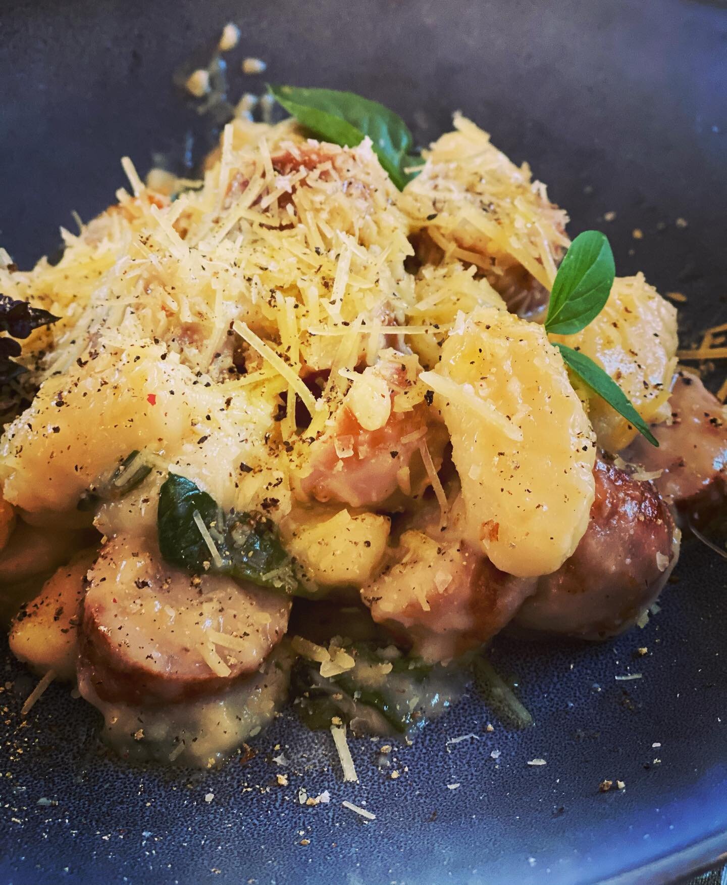Cheesy #gnocchi with #sausage and #spinach 
#denigolfresort #visitdeni @visitdeni