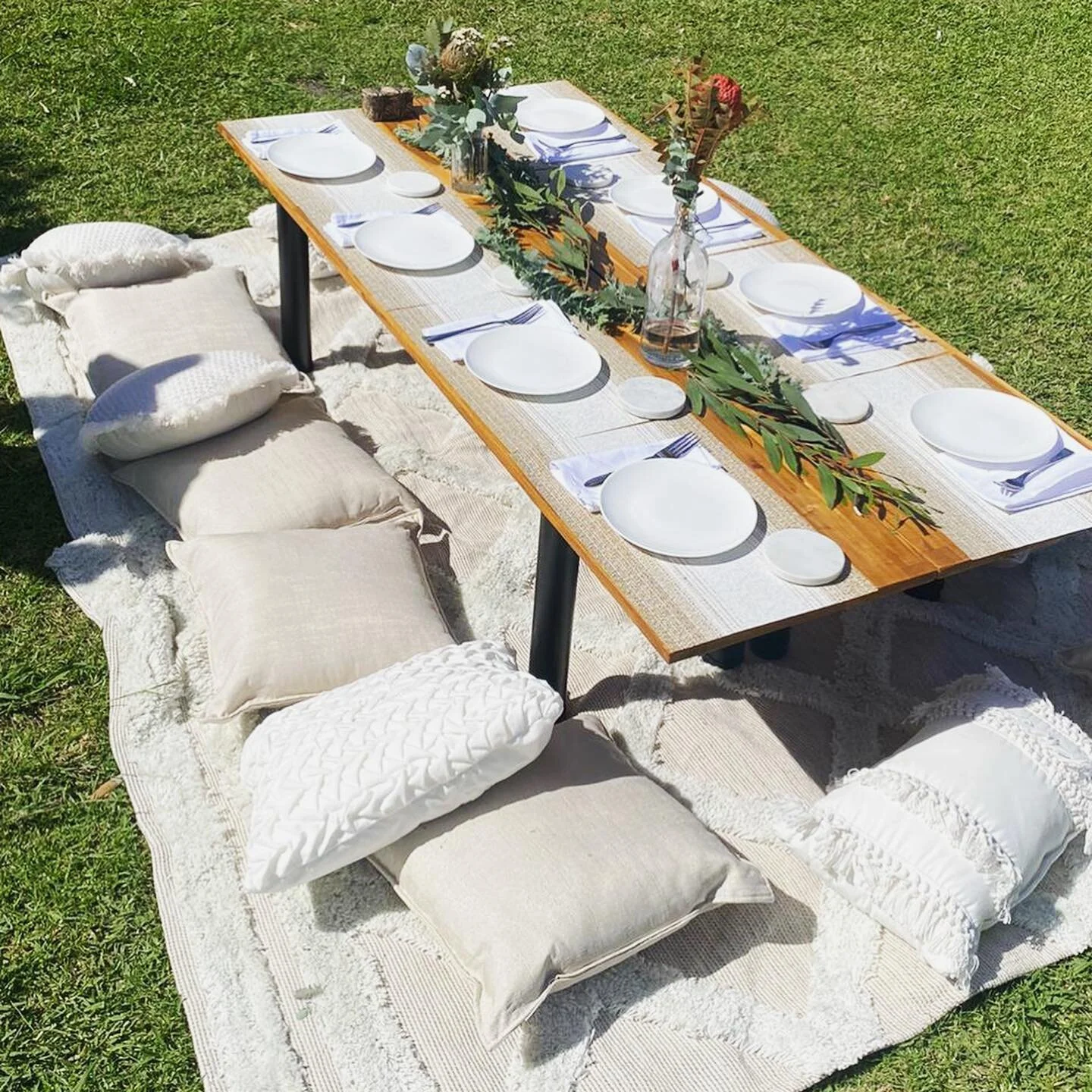Introducing our new wooden table looks to our picnic range! 

Pairs perfectly with native flowers and white and gold accents. 🌿🐚

For bookings and enquiries contact us at hello@plattersbytori.com.au