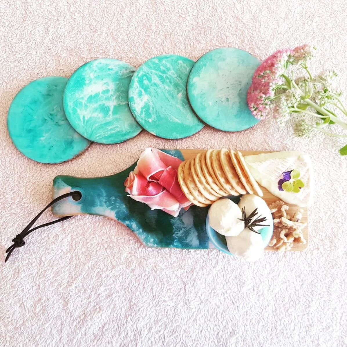 🌟Resin art boards, paddles and coaster are now live on our website! 

There are lots of different options to suit all needs and budgets🌸

Order online at www.plattersbytori.com.au, 
DM or email us at hello@plattersbytori.com.au