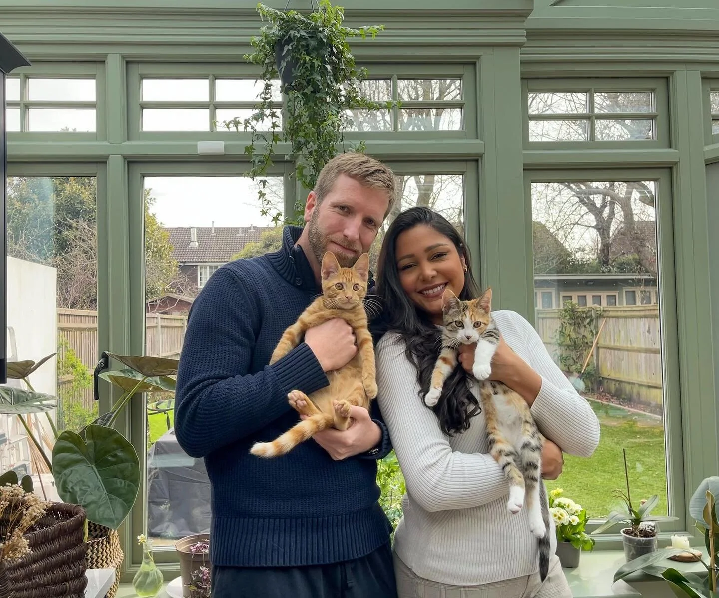 ¡ADOPTAMOS DOS GATITOS! 🥹
Link en bio para ver el video con la historia de cómo estos dos angelitos llegaron a nuestras vidas, ¡documentamos TODO el proceso de adopción! 😻❤️