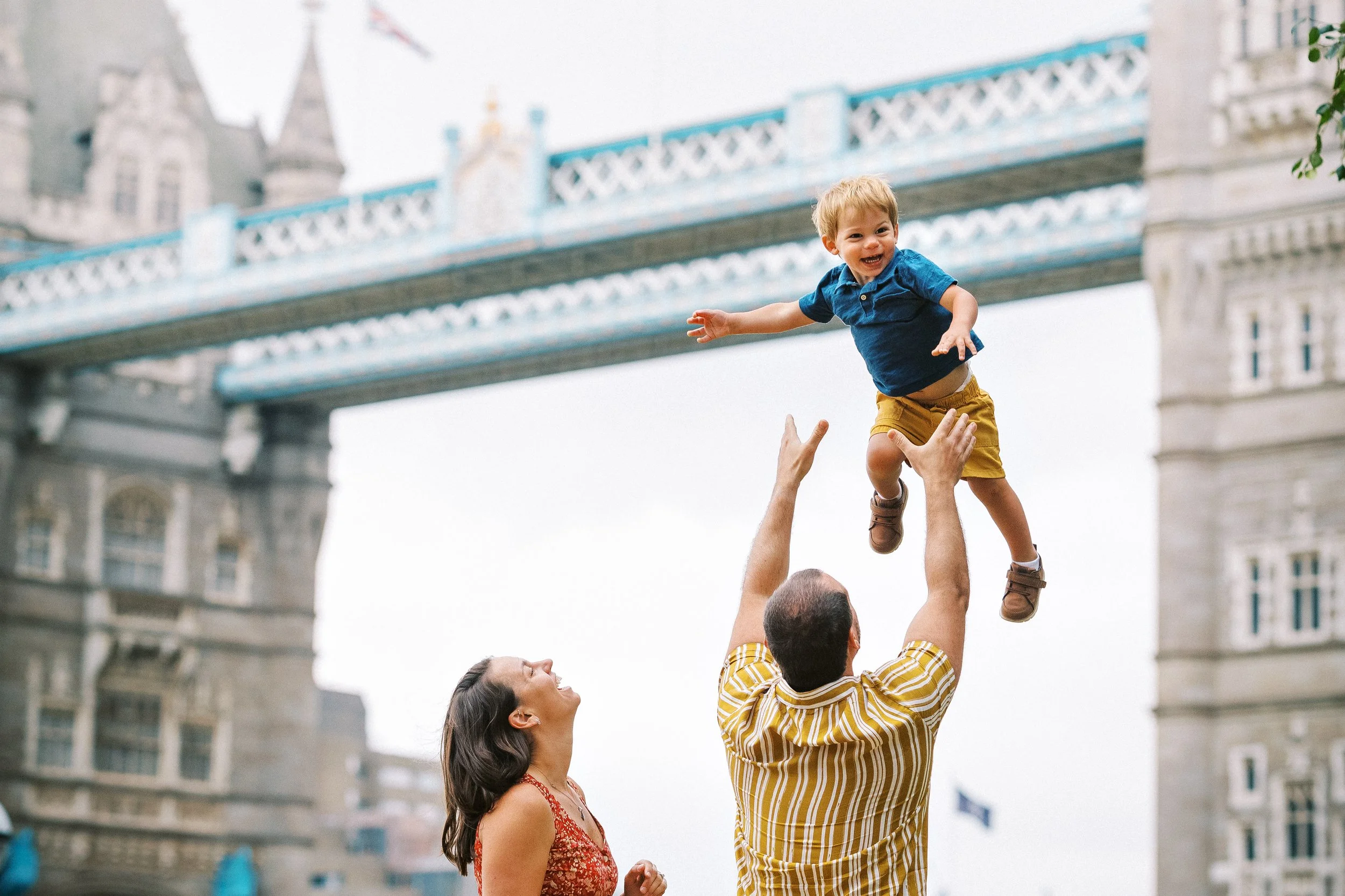 fun vacation family session in london - best london family photographer landmarks london.jpg